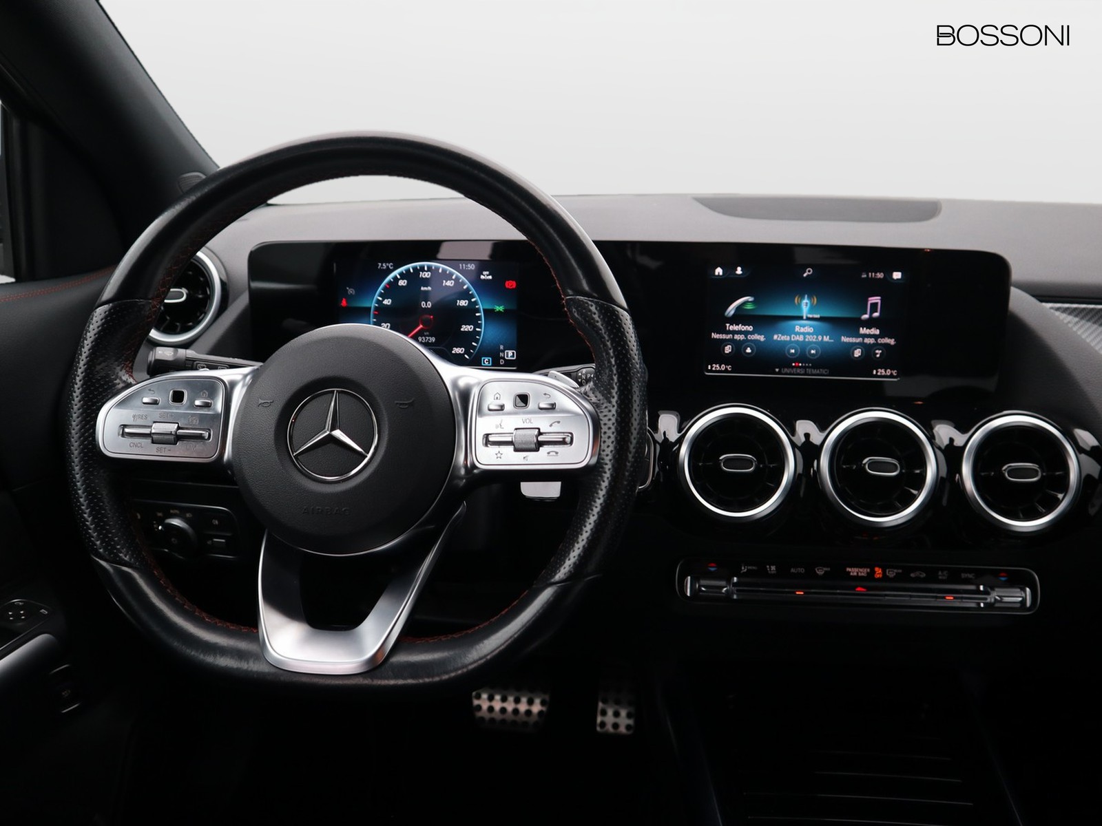12 - Mercedes GLA 200 d premium 8g-dct