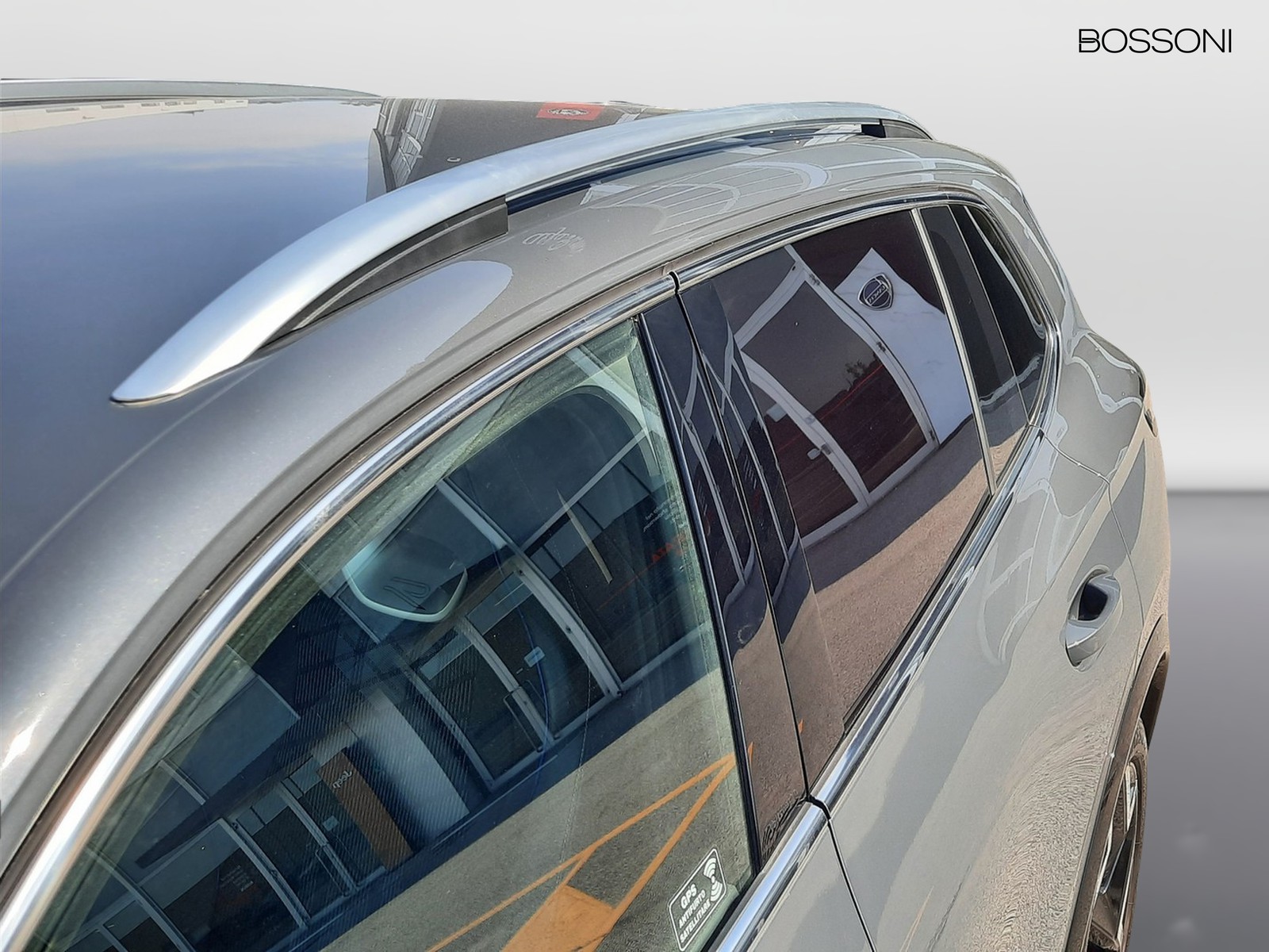 27 - Volkswagen Tiguan 2.0 tdi scr 150cv r-line dsg