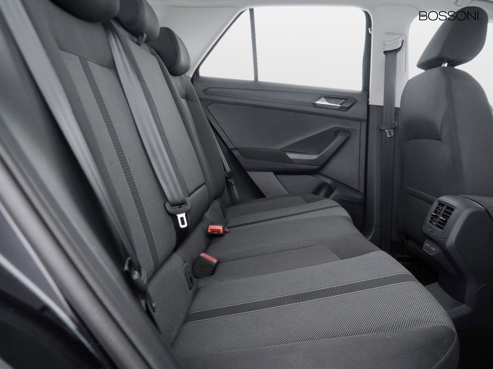 9 - Volkswagen T-Roc 2.0 tdi scr 150cv life dsg