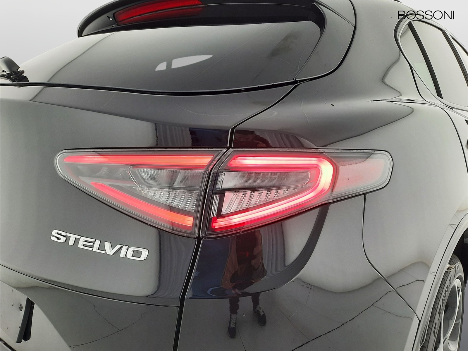 27 - Alfa Romeo Stelvio 2.2 turbo 210cv veloce q4 at8