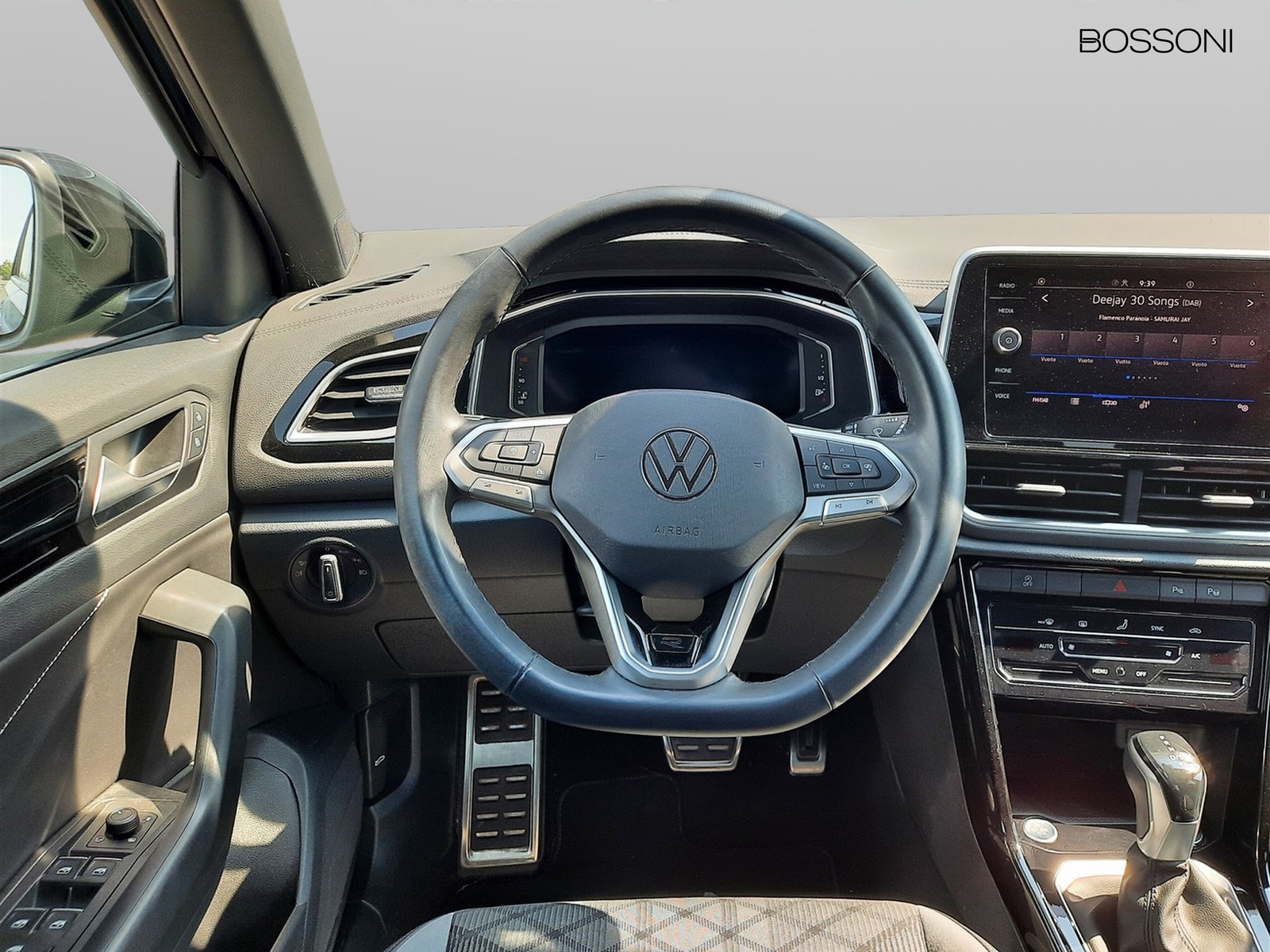 8 - Volkswagen T-Roc 2.0 tdi scr 150cv r line dsg