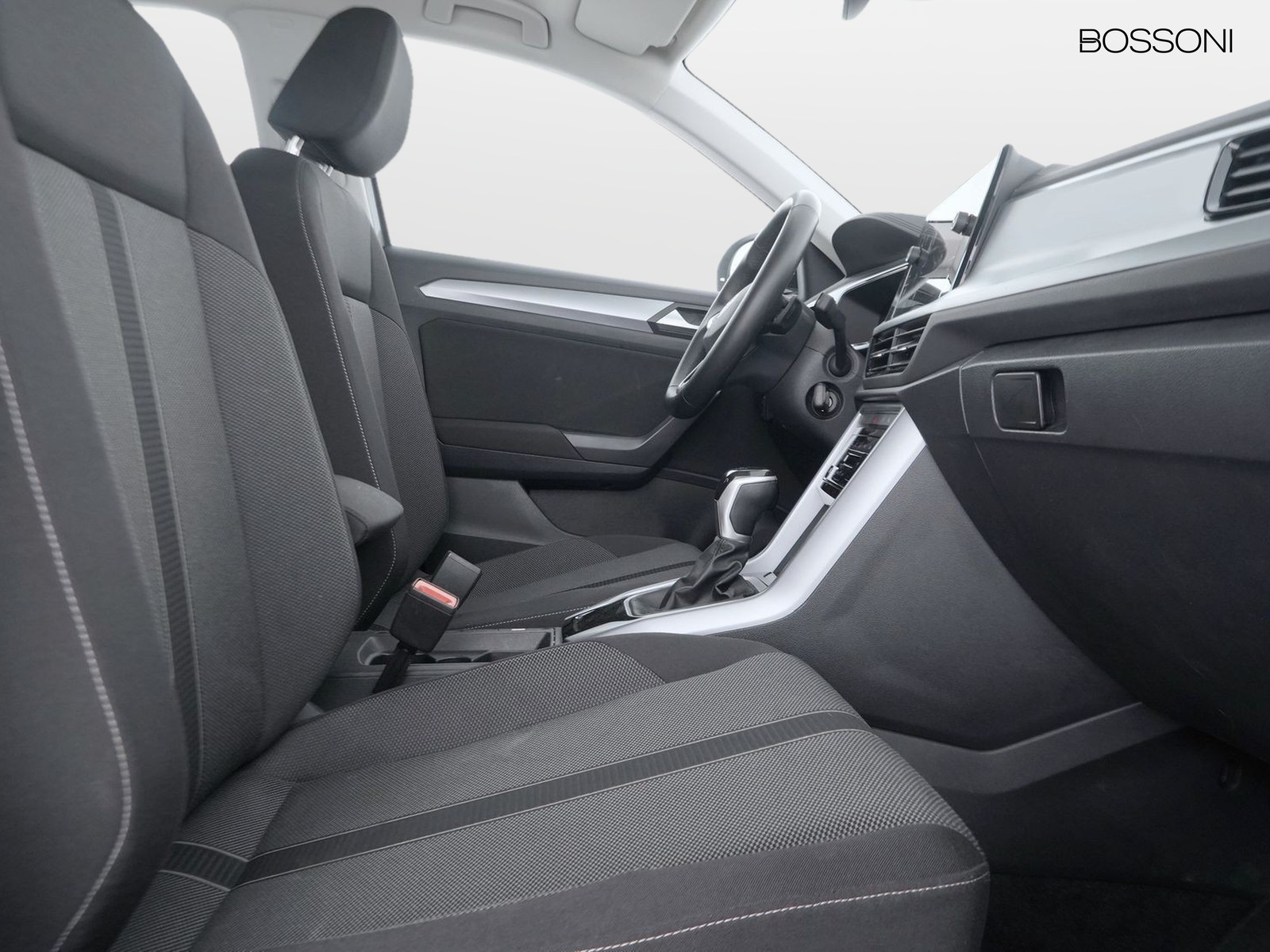 8 - Volkswagen T-Roc 2.0 tdi scr 150cv life dsg