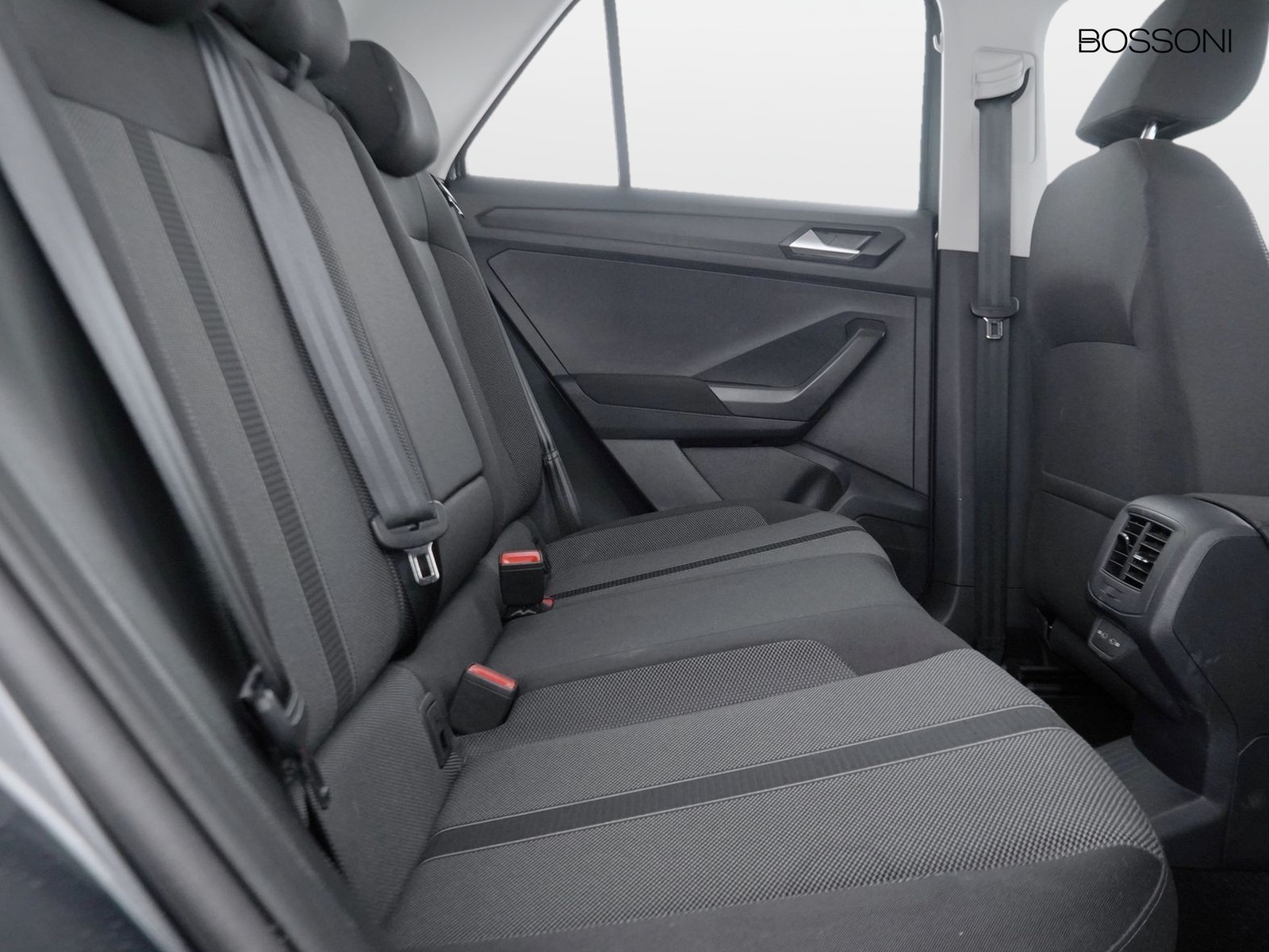 9 - Volkswagen T-Roc 2.0 tdi scr 150cv life dsg