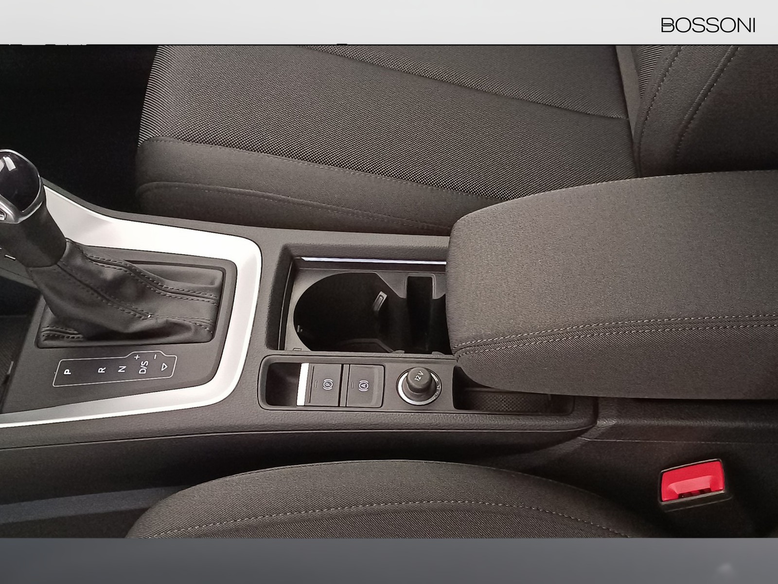 22 - Audi Q3 35 2.0 tdi business advanced s tronic