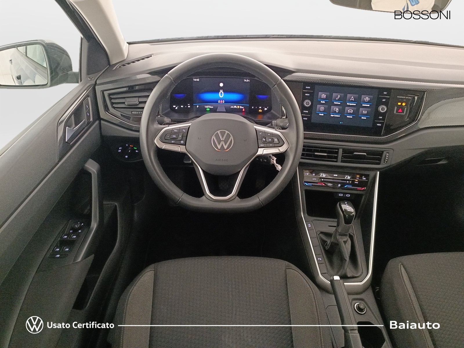 8 - Volkswagen Polo 1.0 tsi 95cv life dsg