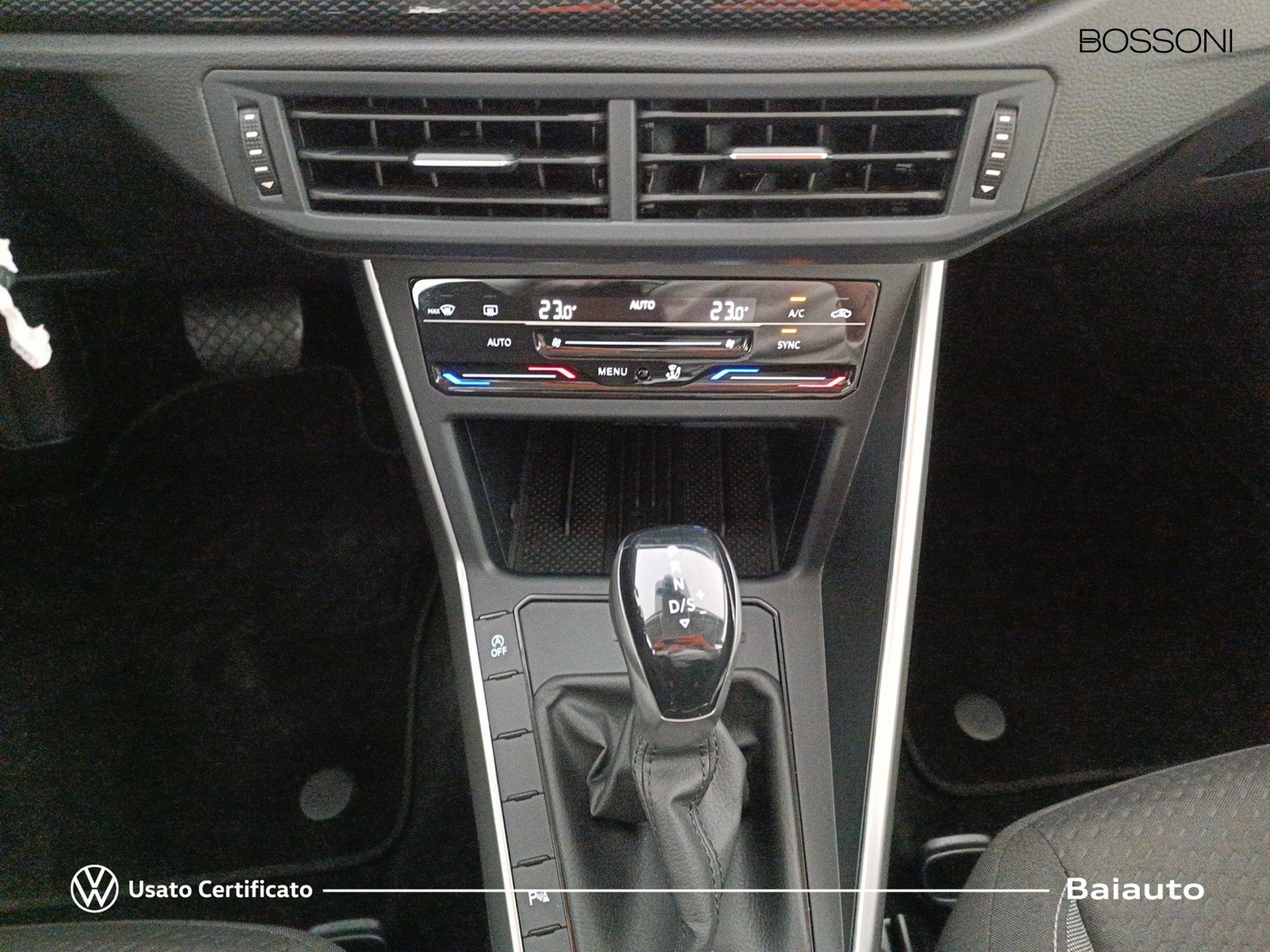 11 - Volkswagen Polo 1.0 tsi 95cv life dsg
