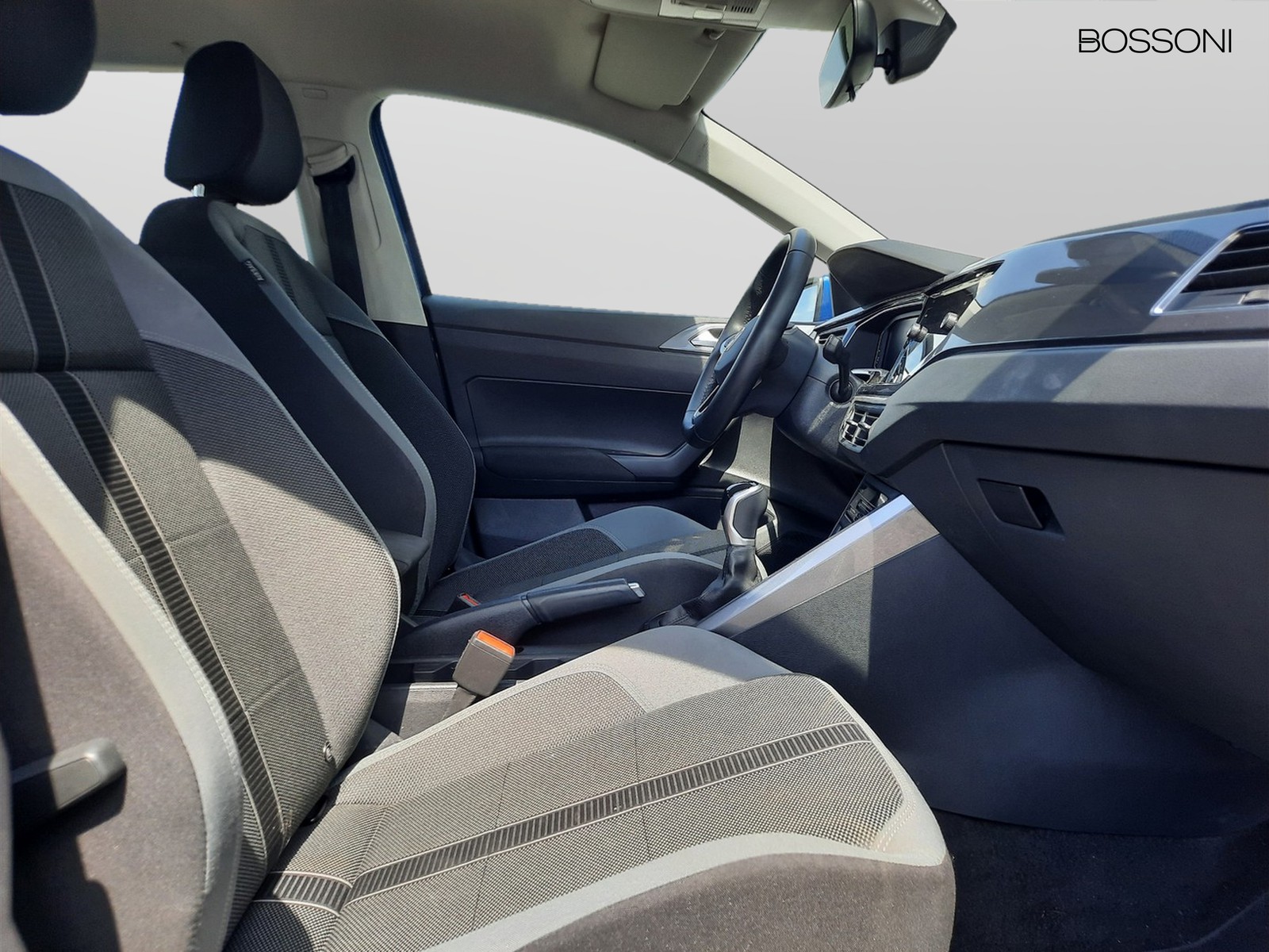 9 - Volkswagen Polo 1.0 tsi 95cv style