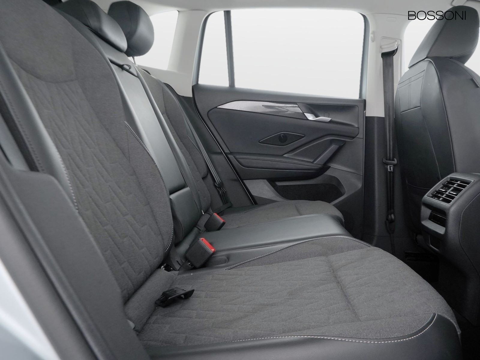 9 - Volkswagen Tiguan 2.0 tdi scr 150cv life dsg