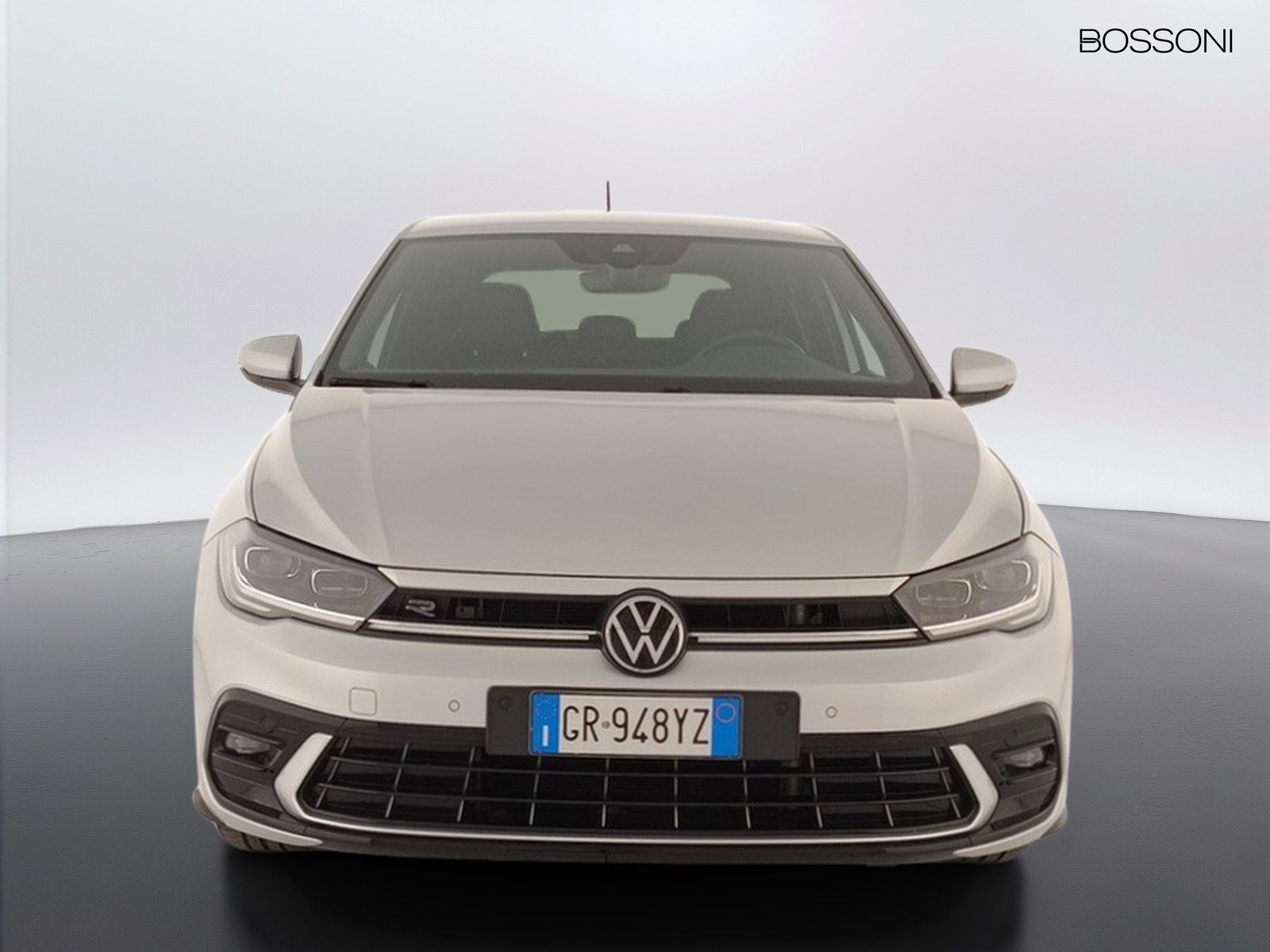 2 - Volkswagen Polo 1.0 tsi 95cv r line