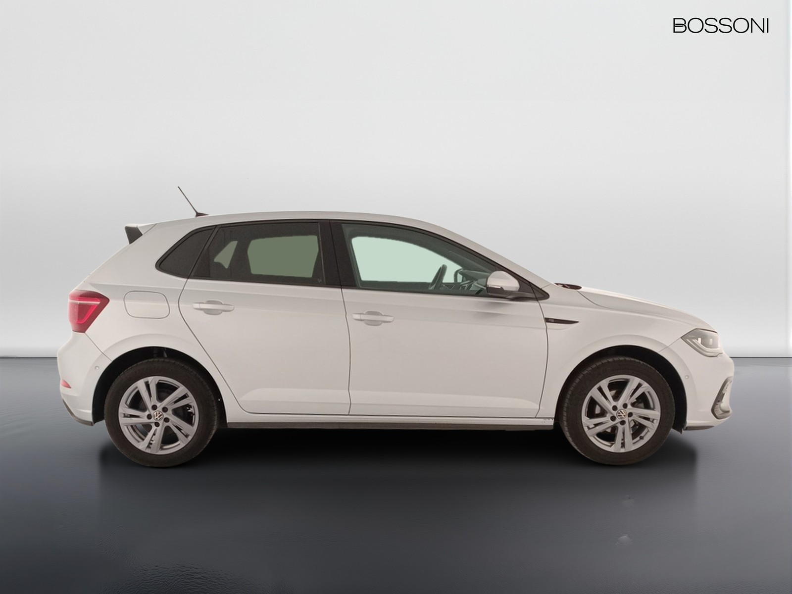3 - Volkswagen Polo 1.0 tsi 95cv r line