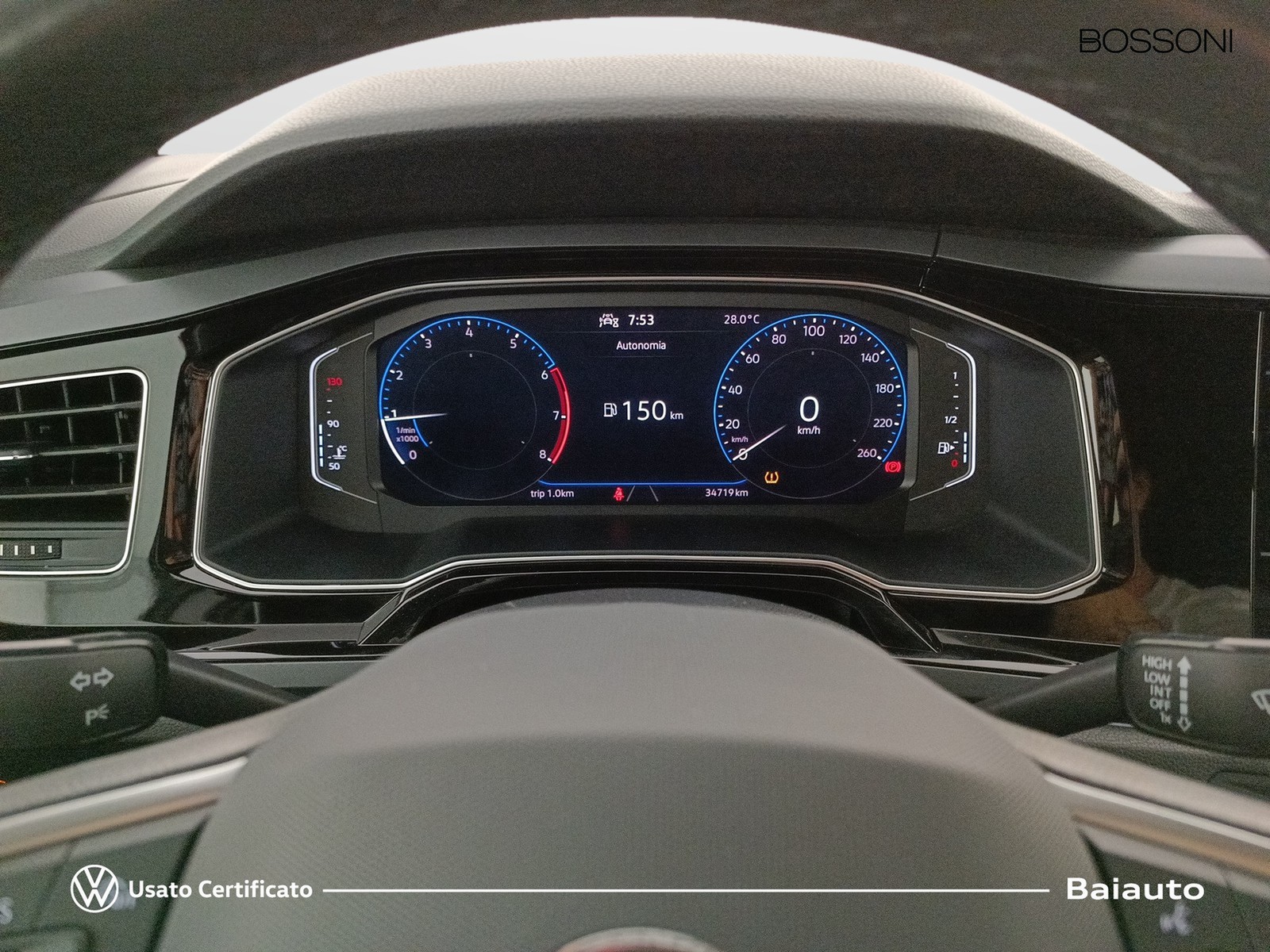 9 - Volkswagen Polo 1.0 tsi 95cv r line
