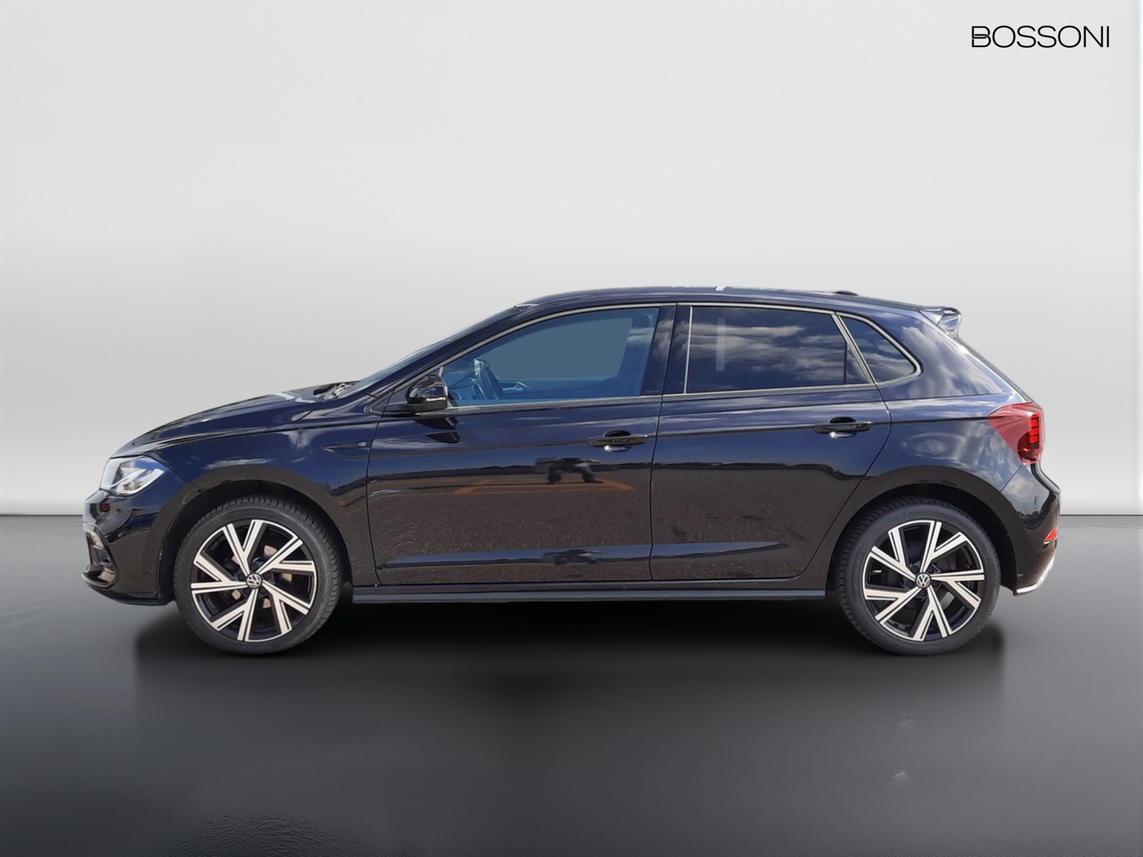 3 - Volkswagen Polo 1.0 tsi 95cv r line