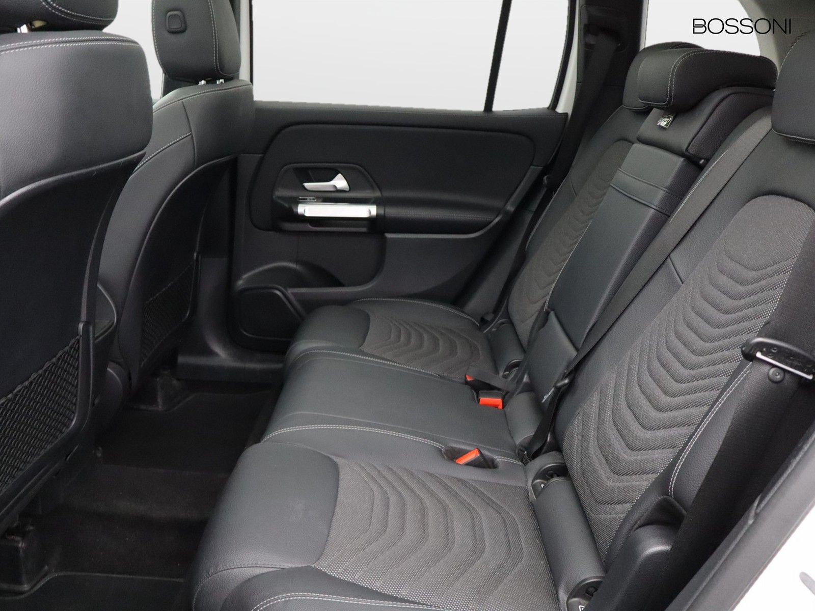 8 - Mercedes GLB 200 d progressive advanced plus 8g-dct