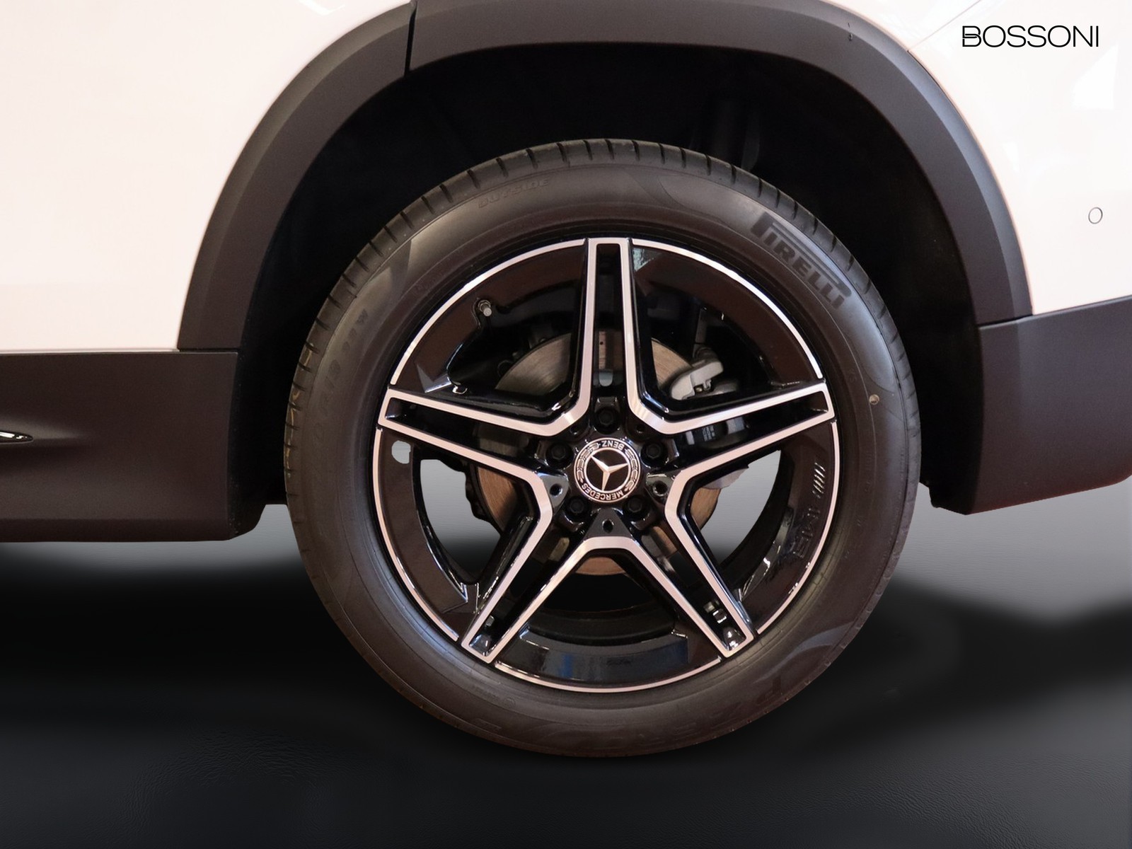 4 - Mercedes GLB 200 d amg line premium 8g-dct