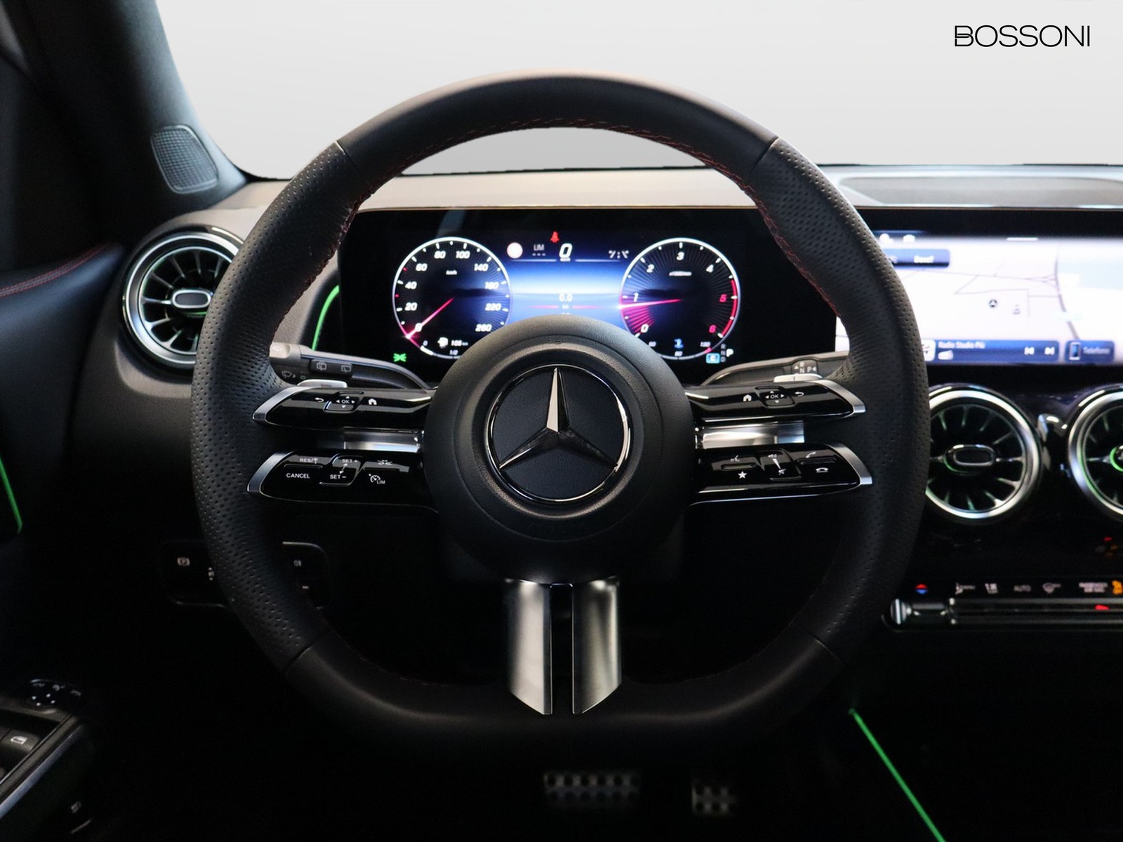 17 - Mercedes GLB 200 d amg line premium 8g-dct