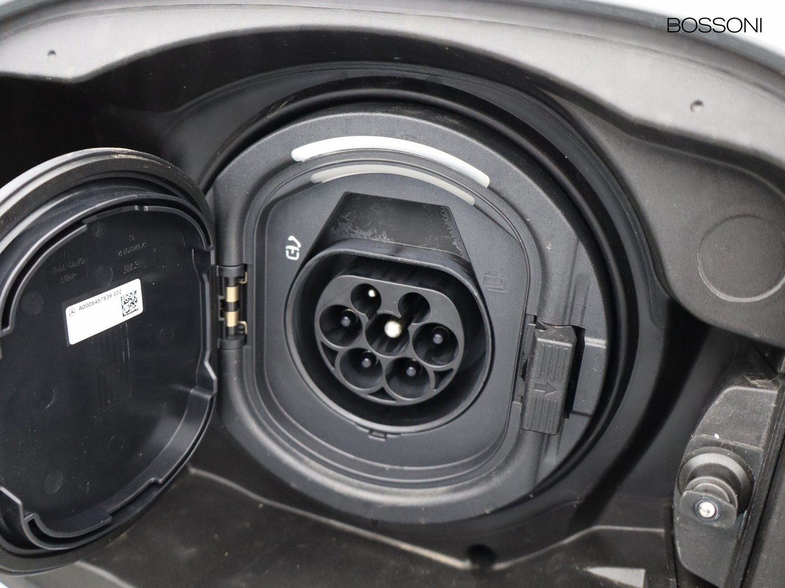 18 - Mercedes GLC suv 300 de plug in hybrid amg line advanced plus 4matic 9g-tronic