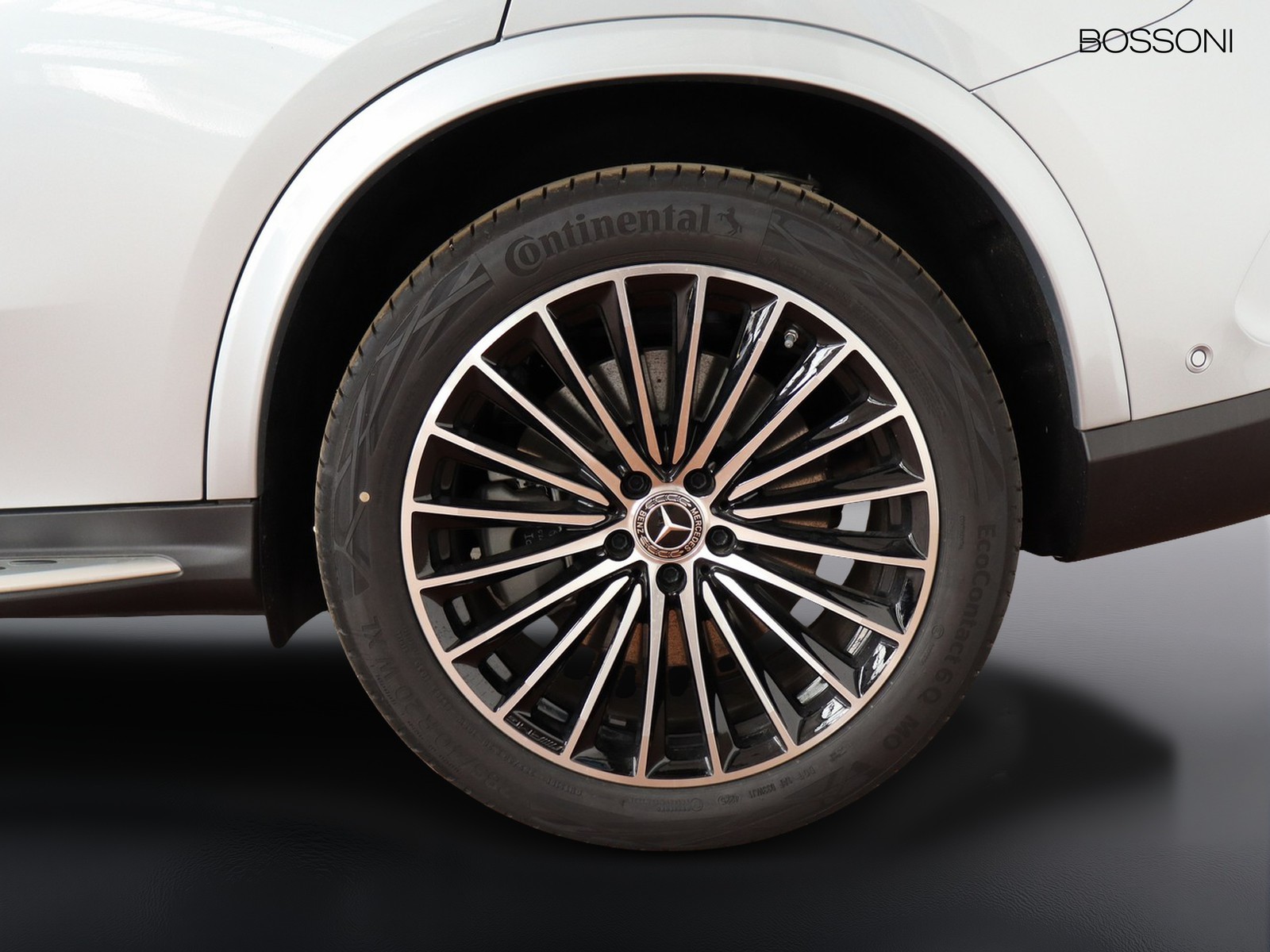 4 - Mercedes GLC suv 300 de plug in hybrid amg line premium tech 4matic 9g-tronic