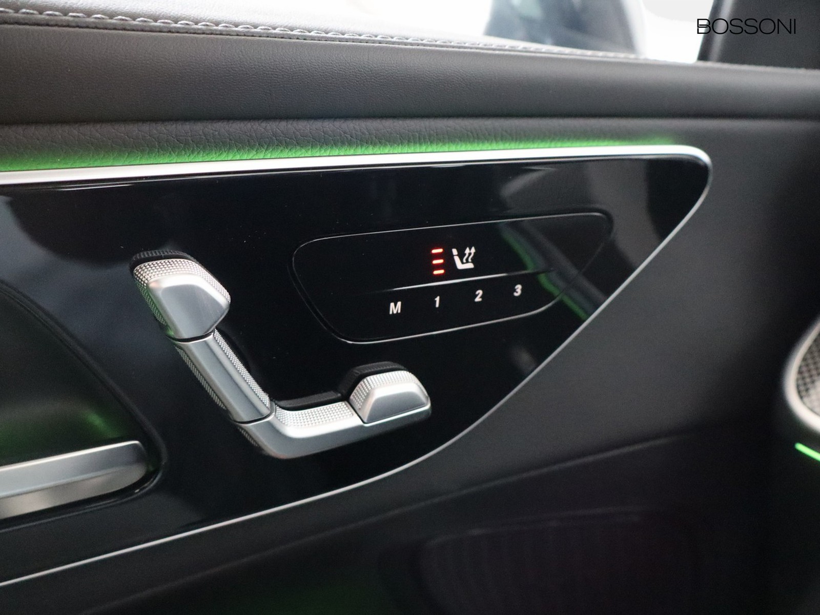 15 - Mercedes GLC suv 300 de plug in hybrid amg line premium tech 4matic 9g-tronic