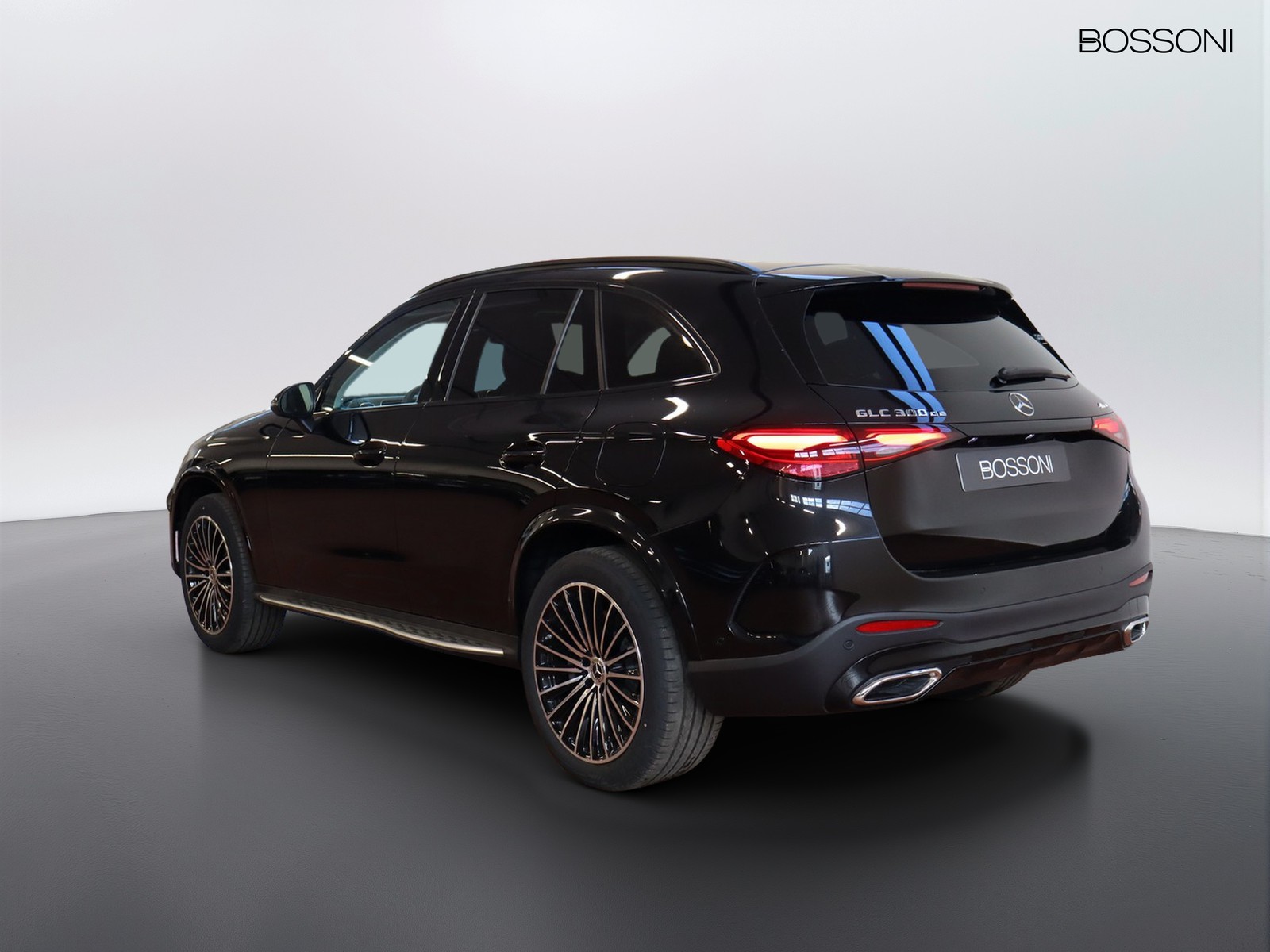 5 - Mercedes GLC suv 300 de plug in hybrid amg line advanced tech 4matic 9g-tronic