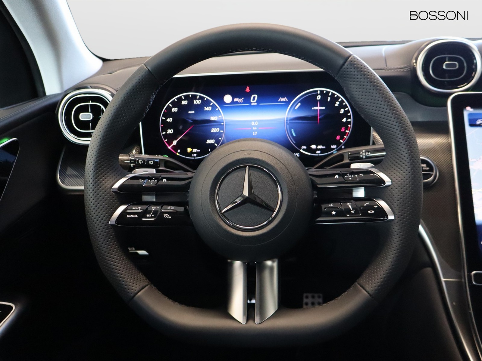 17 - Mercedes GLC suv 300 de plug in hybrid amg line advanced tech 4matic 9g-tronic