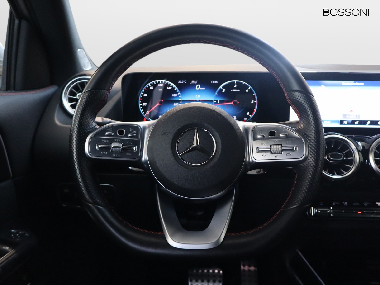 18 - Mercedes GLA 220 d premium 8g-dct