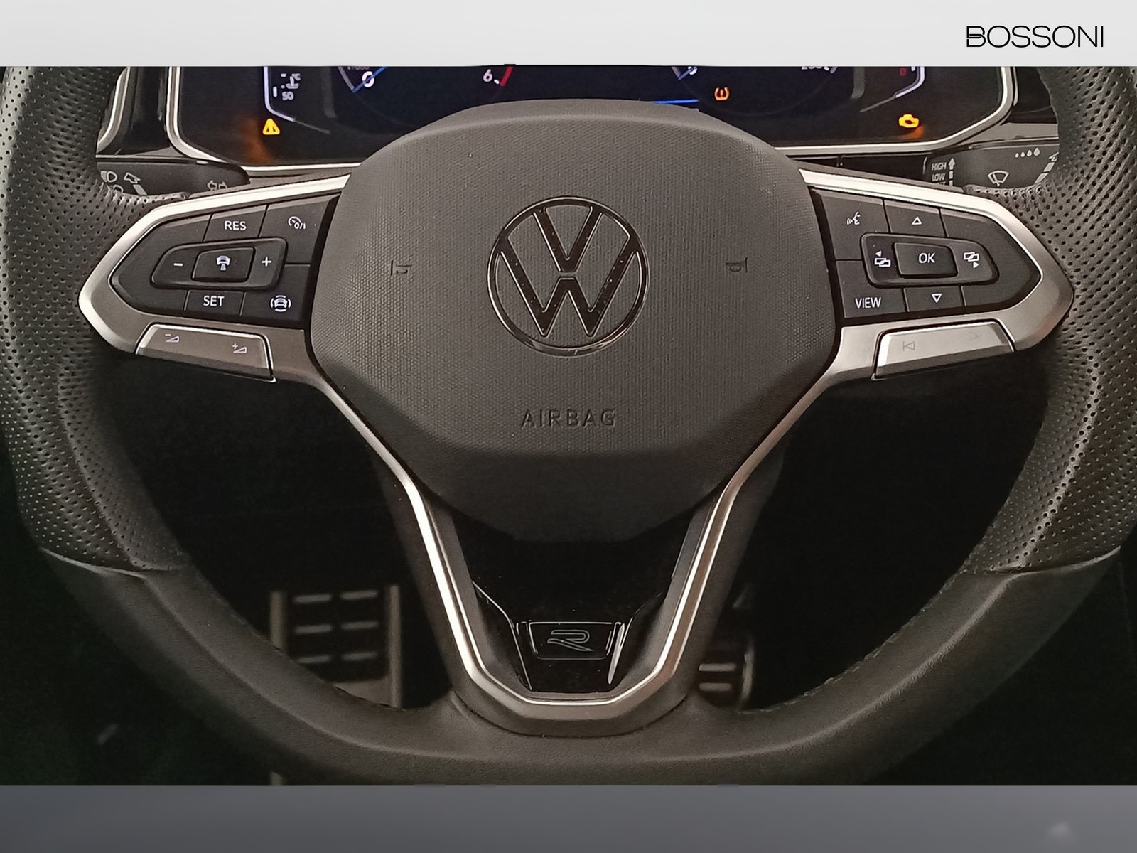16 - Volkswagen T-Roc 2.0 tdi scr 115cv r-line plus