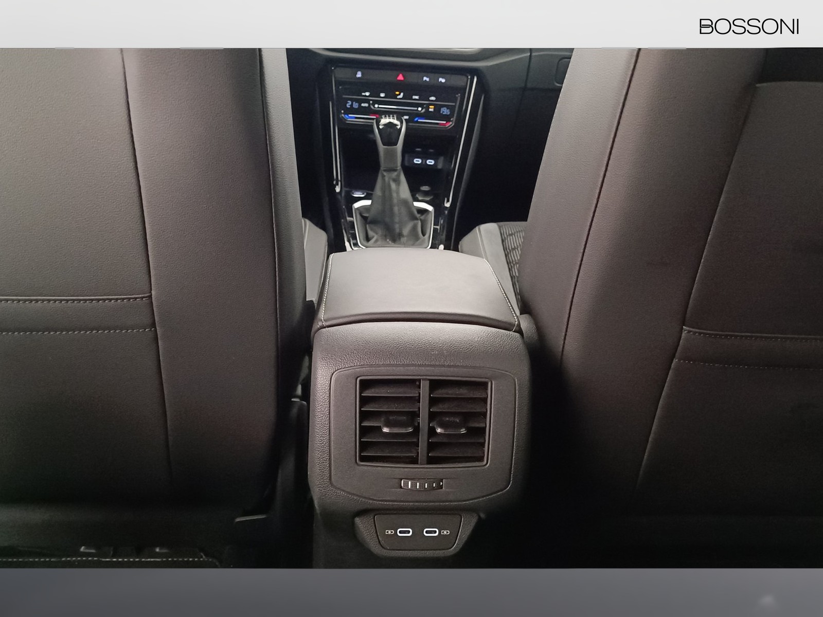 23 - Volkswagen T-Roc 2.0 tdi scr 115cv r-line plus