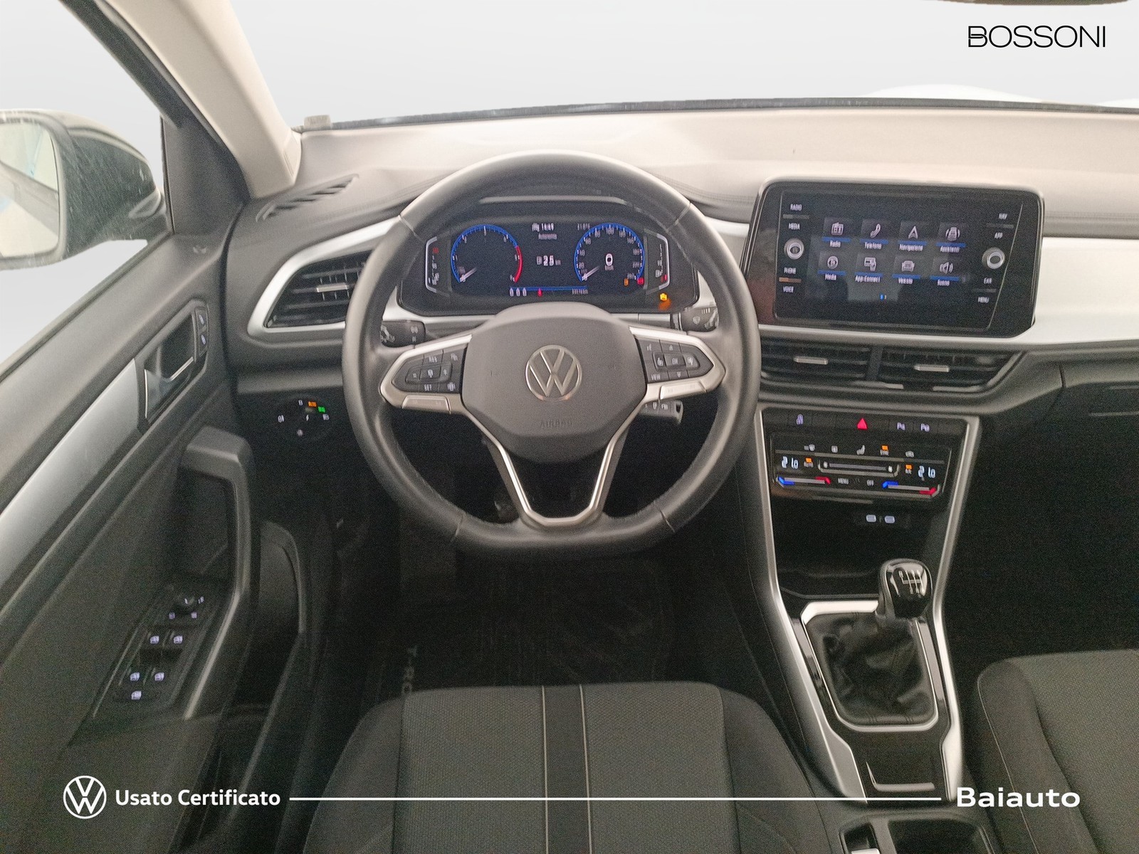 8 - Volkswagen T-Roc 2.0 tdi scr 115cv life