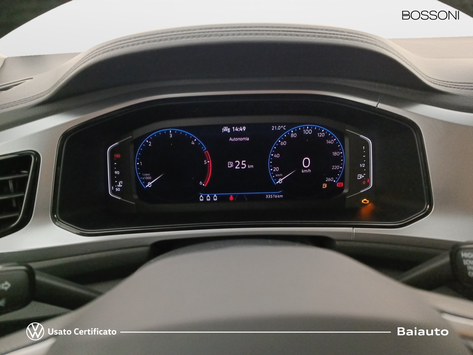 9 - Volkswagen T-Roc 2.0 tdi scr 115cv life