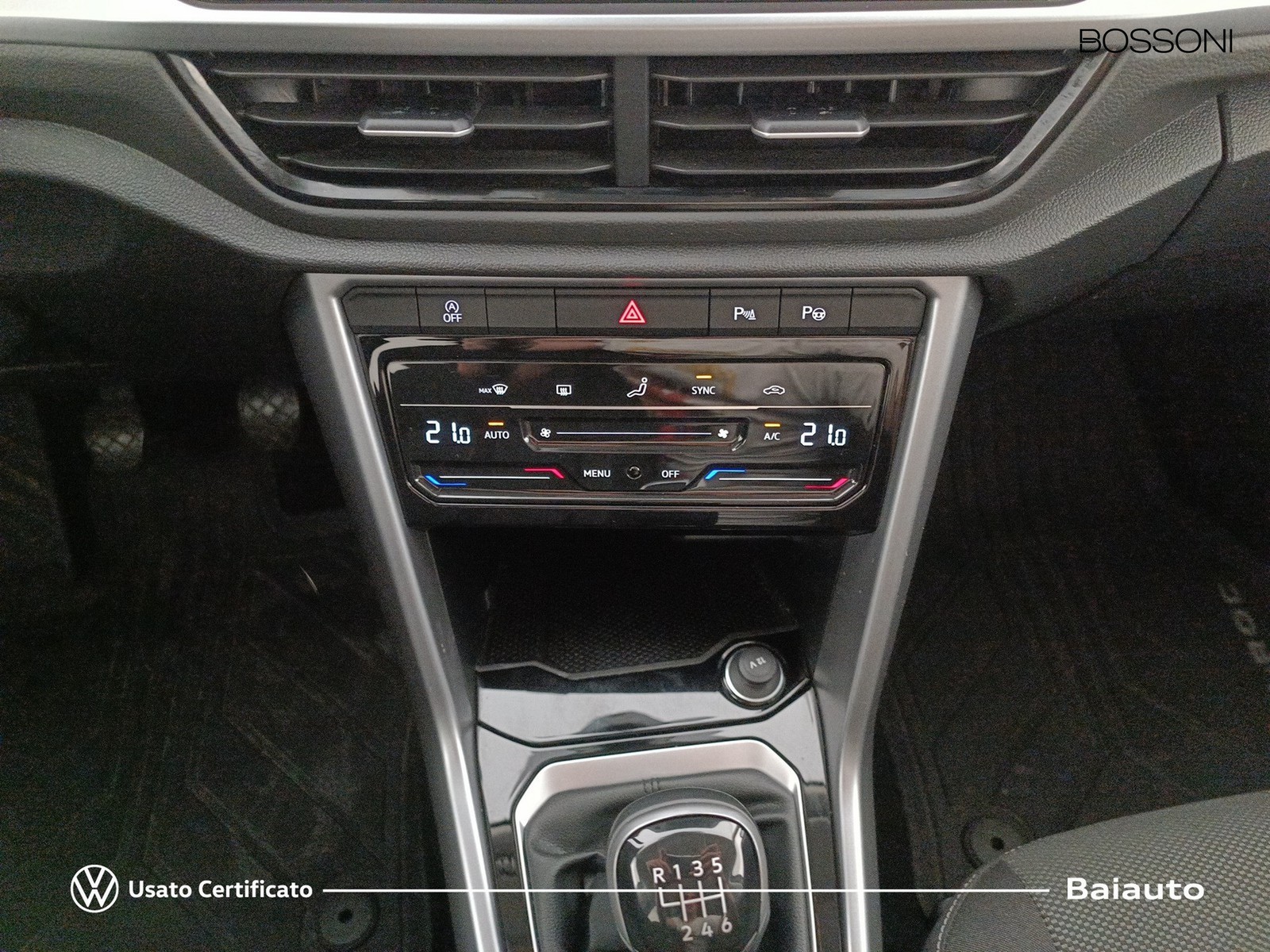 11 - Volkswagen T-Roc 2.0 tdi scr 115cv life