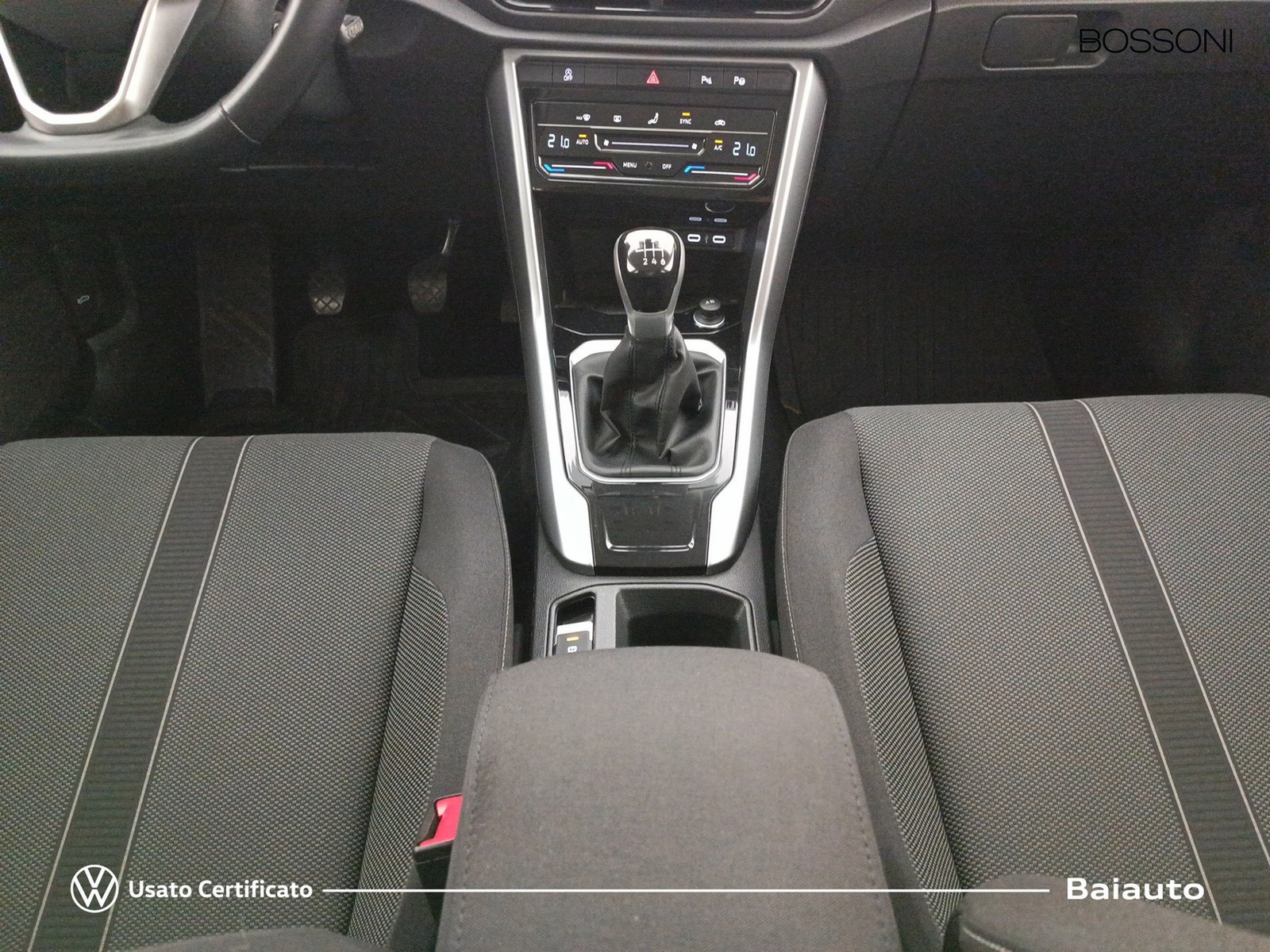 14 - Volkswagen T-Roc 2.0 tdi scr 115cv life