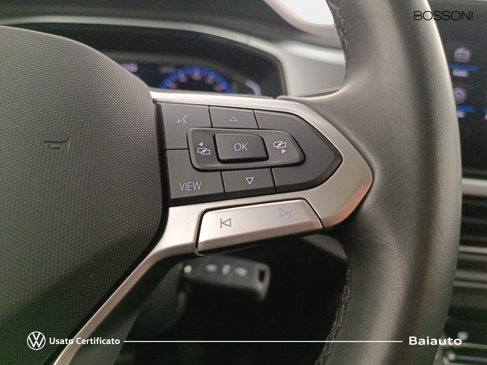 16 - Volkswagen T-Roc 2.0 tdi scr 115cv life