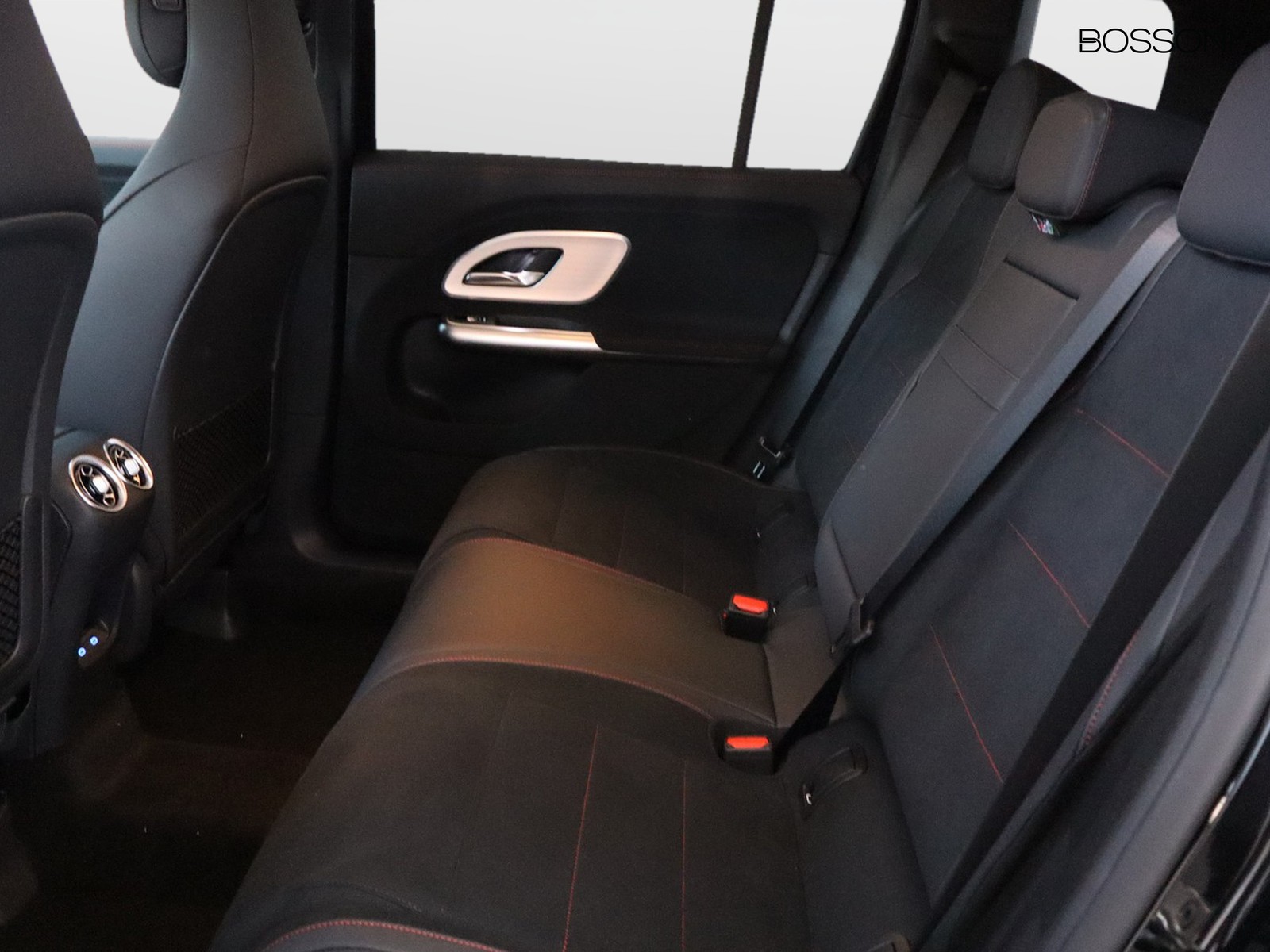 8 - Mercedes GLB 200 advanced plus 4matic 8g-edct