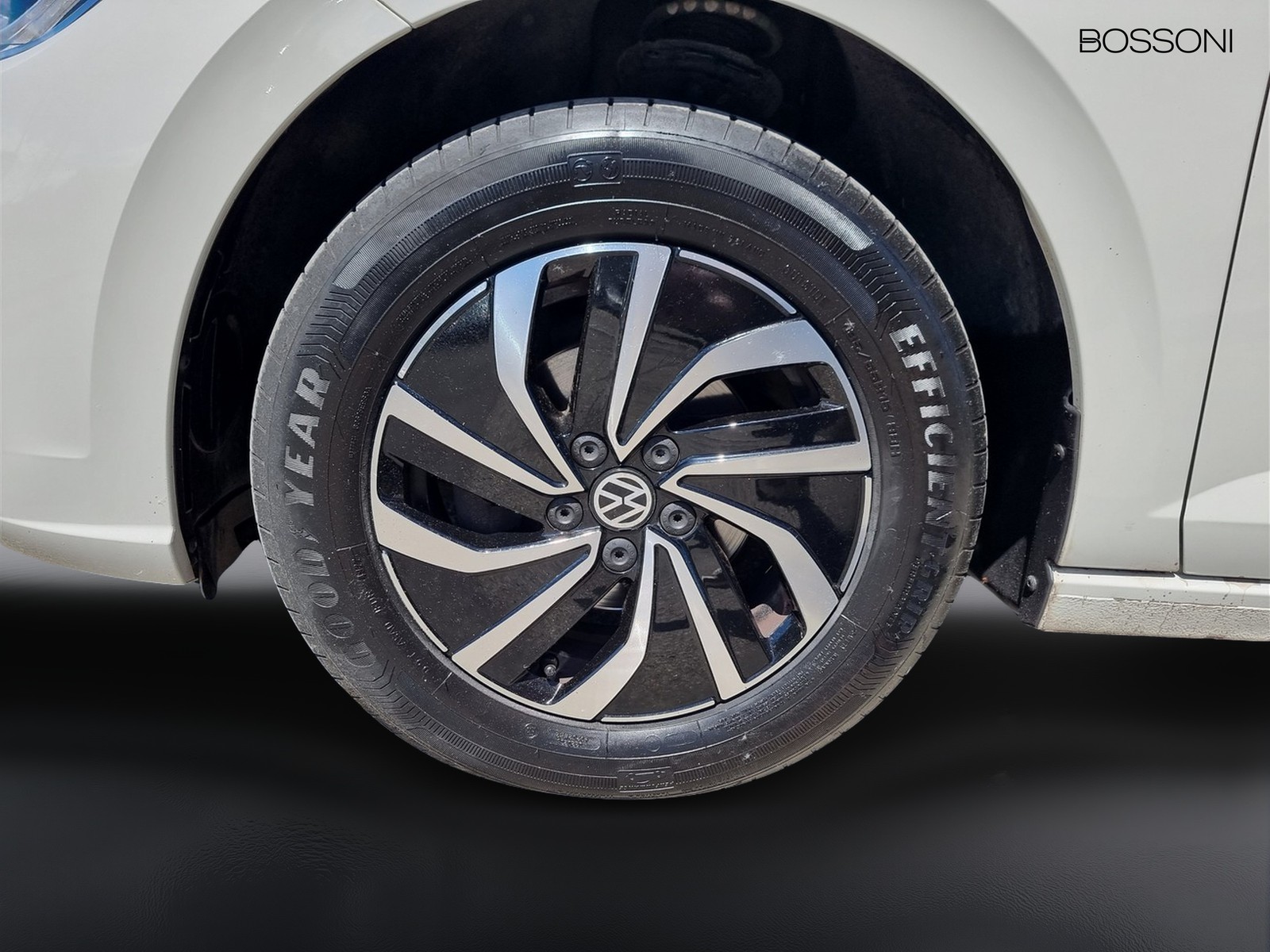 5 - Volkswagen Polo 1.0 tsi 95cv life dsg