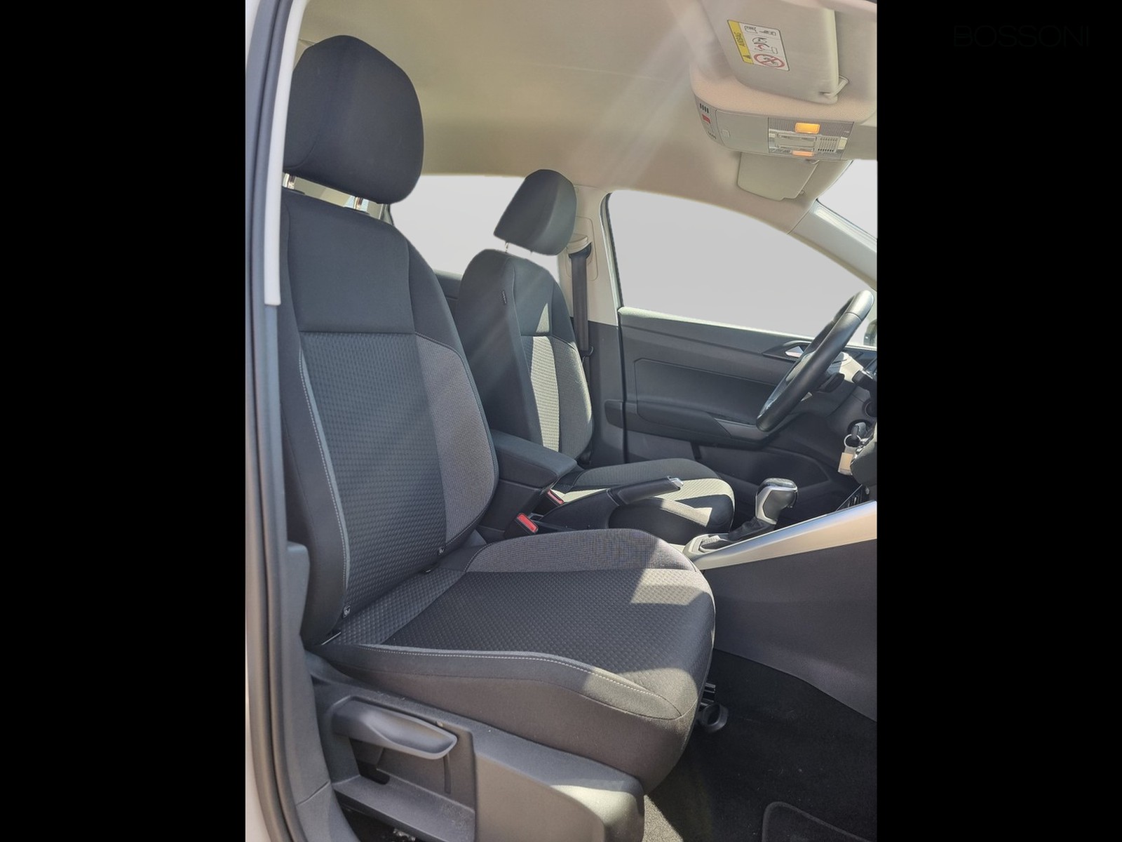 12 - Volkswagen Polo 1.0 tsi 95cv life dsg