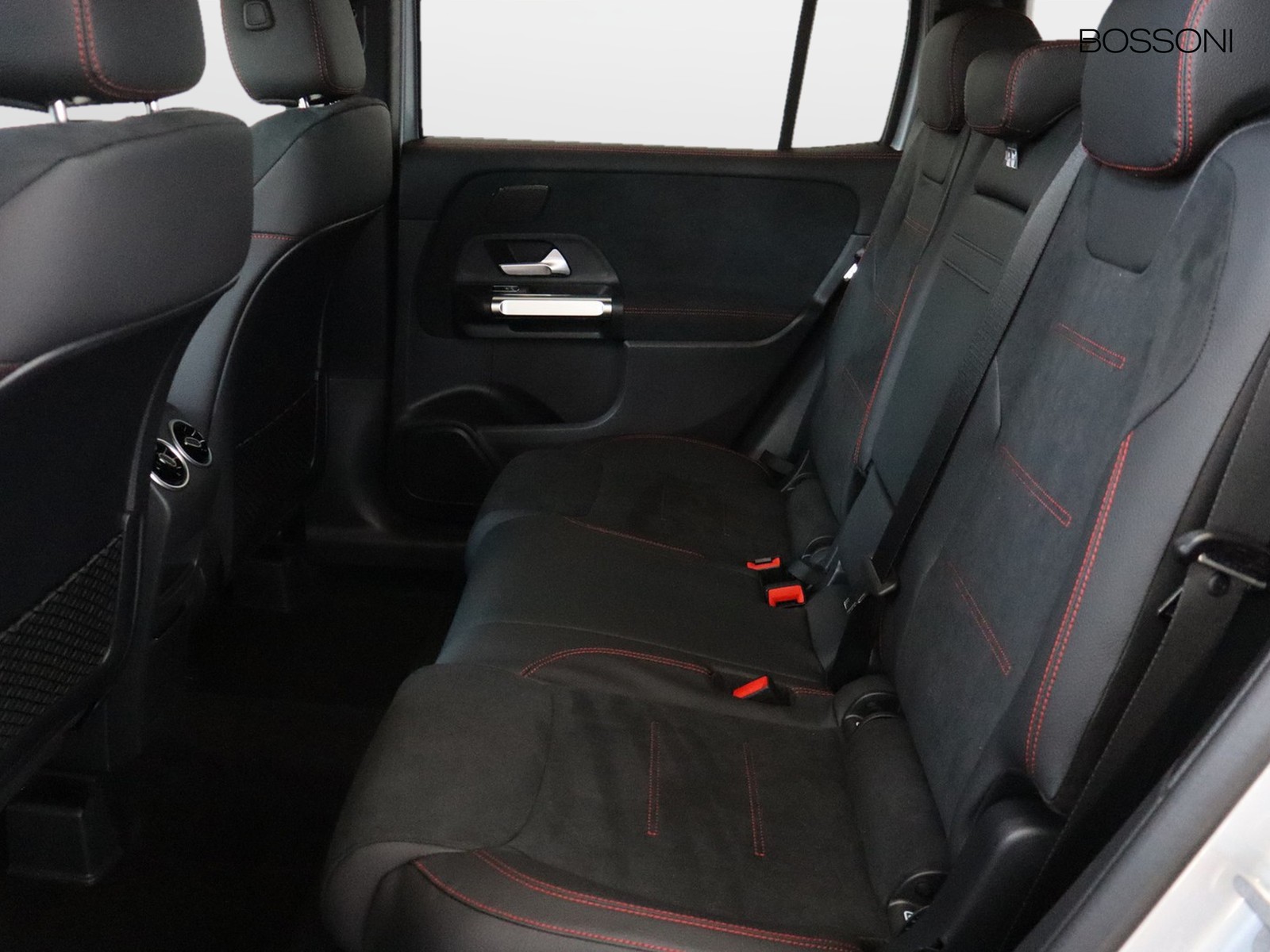 8 - Mercedes GLB 200 d amg line premium 8g-dct