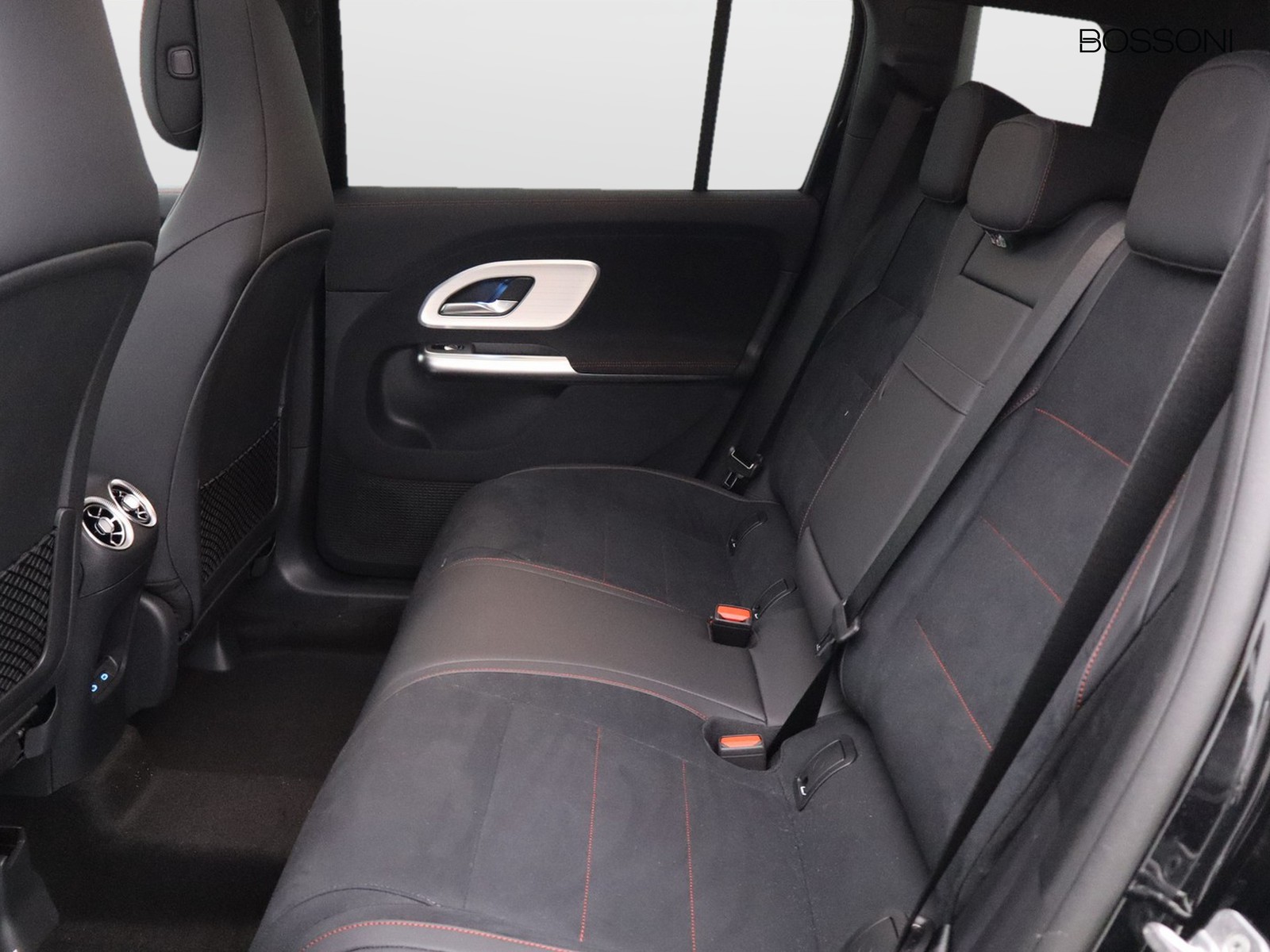 8 - Mercedes GLB 200 advanced plus 4matic 8g-edct