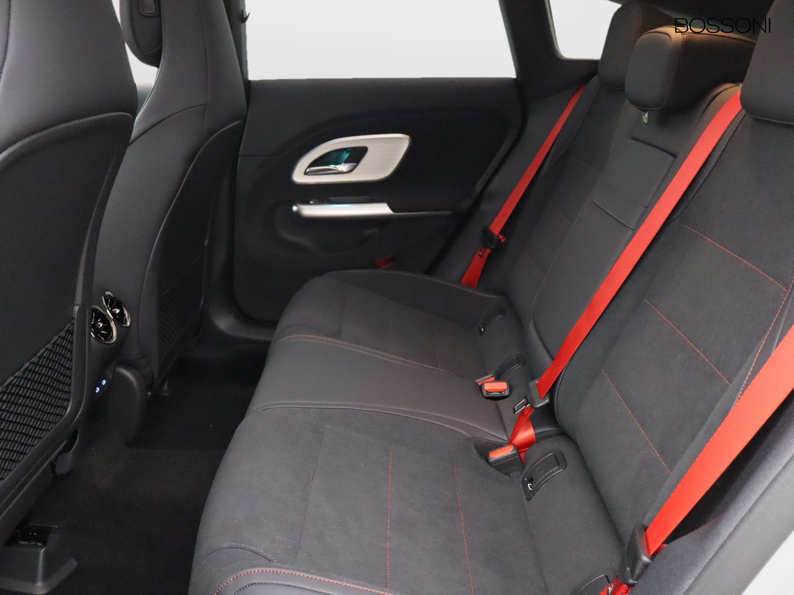 8 - Mercedes CLA shooting brake 220 premium 4matic auto