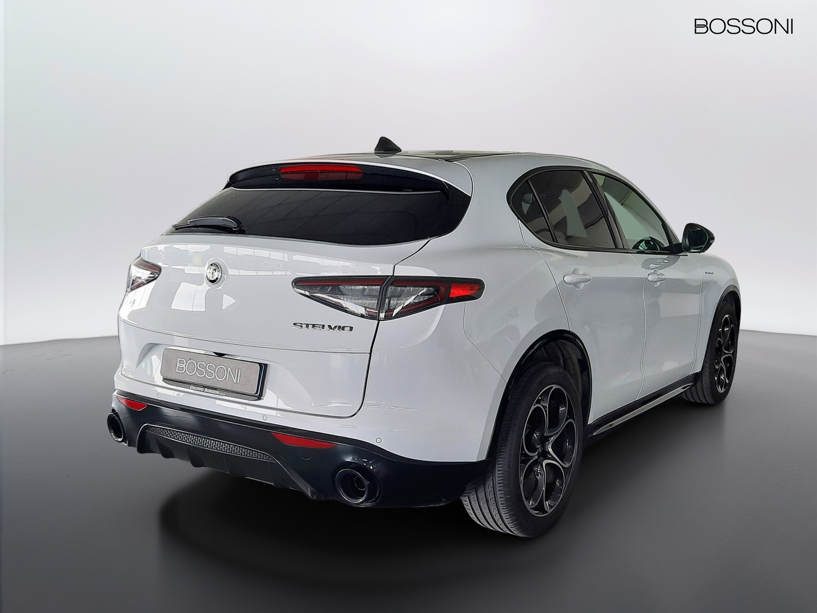 4 - Alfa Romeo Stelvio 2.2 turbo 210cv veloce q4 at8