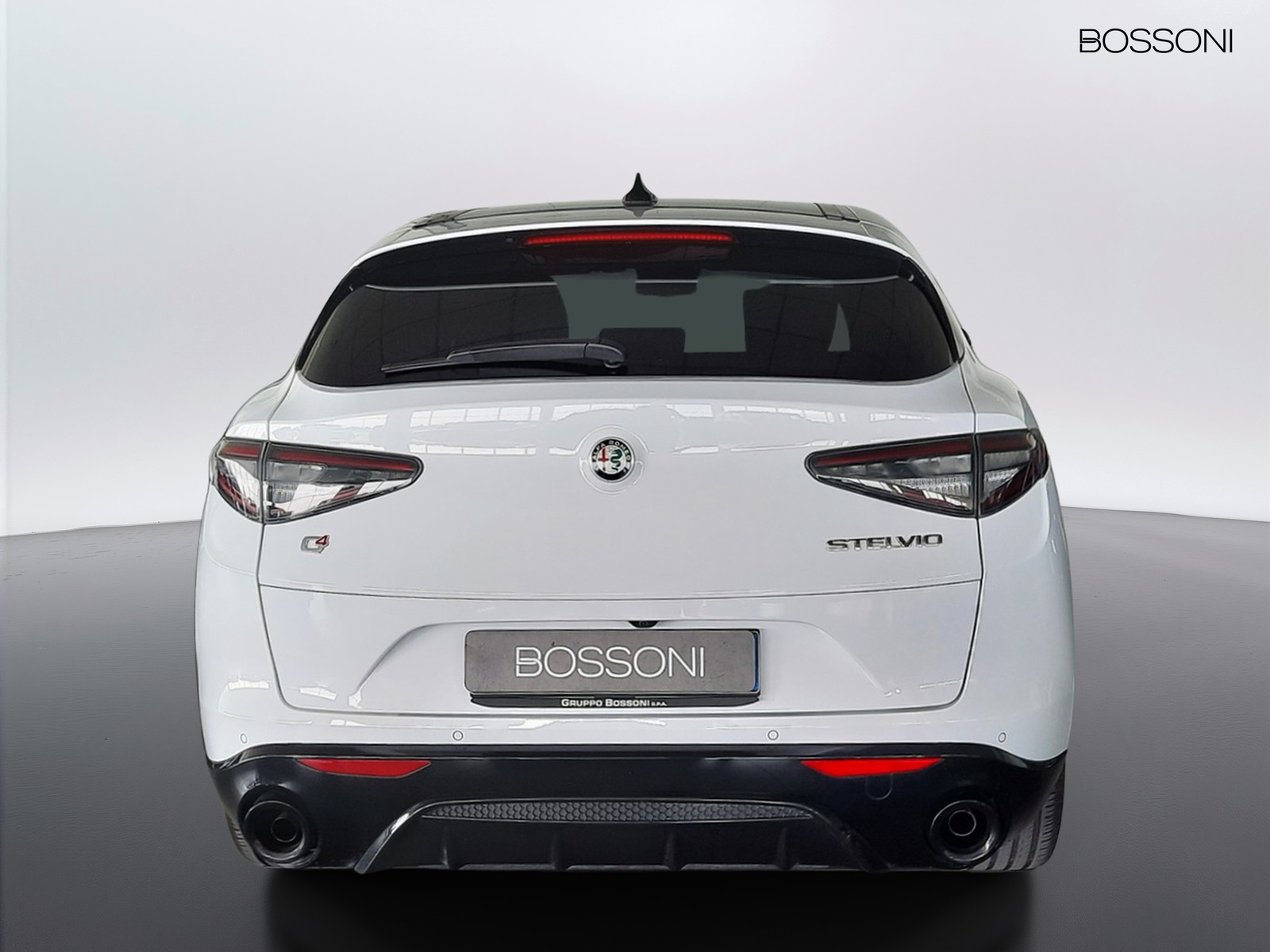 5 - Alfa Romeo Stelvio 2.2 turbo 210cv veloce q4 at8
