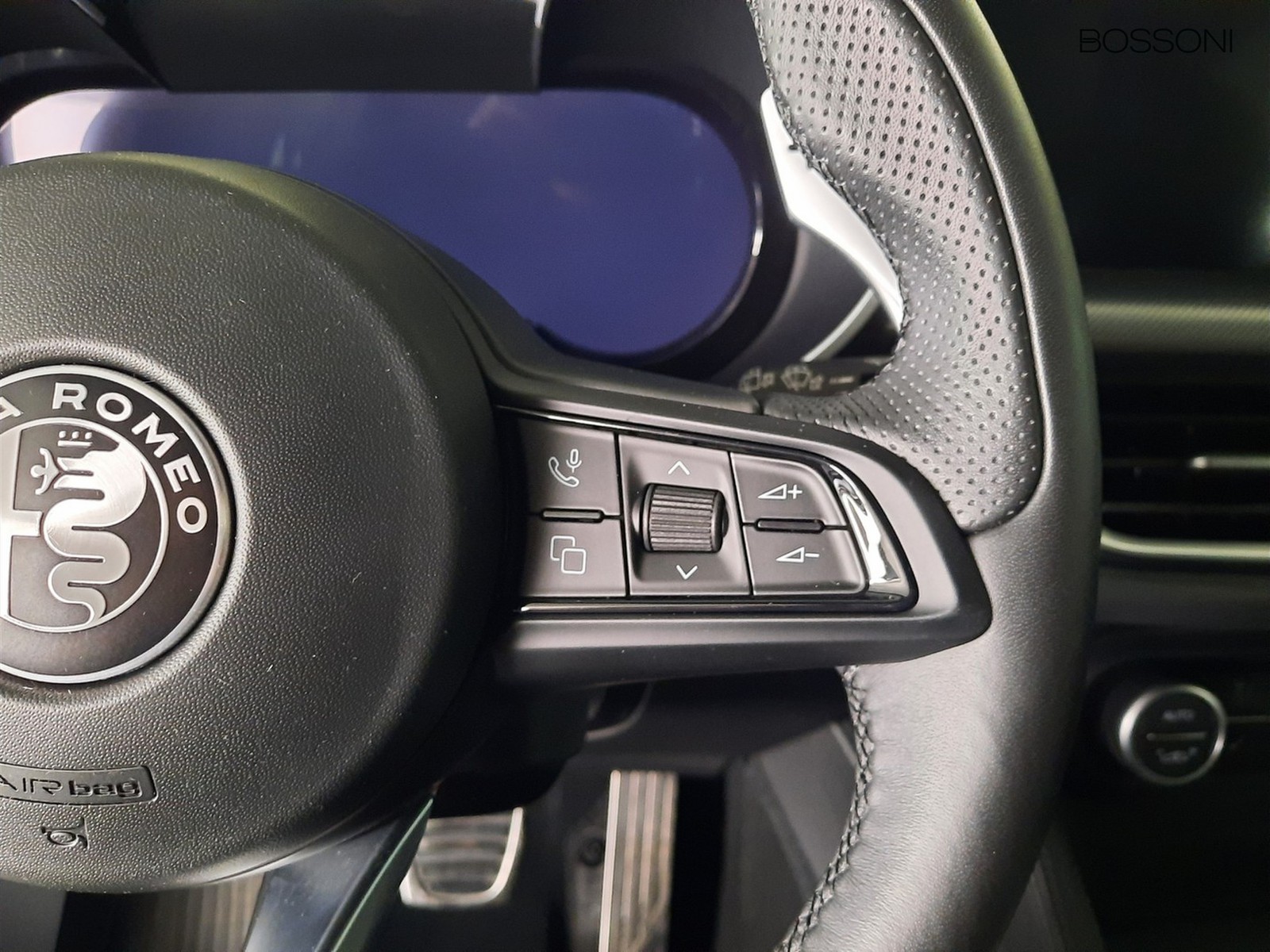 16 - Alfa Romeo Stelvio 2.2 turbo 210cv veloce q4 at8