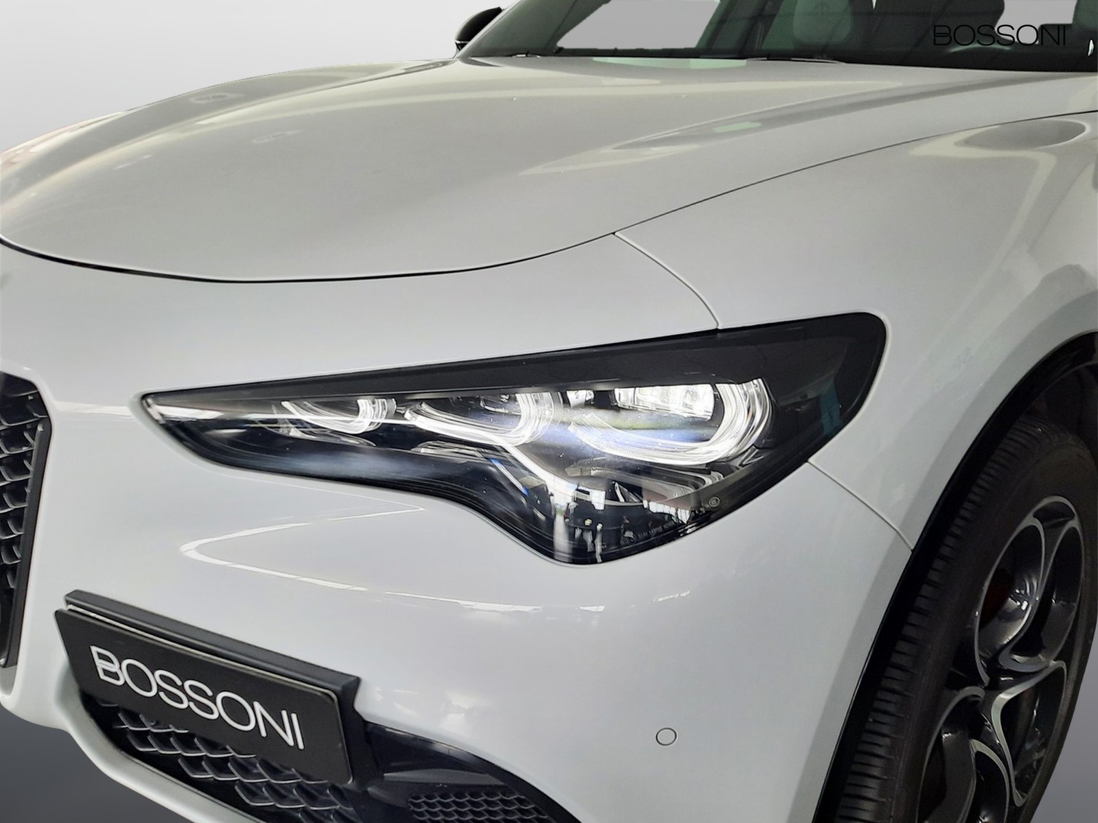 27 - Alfa Romeo Stelvio 2.2 turbo 210cv veloce q4 at8