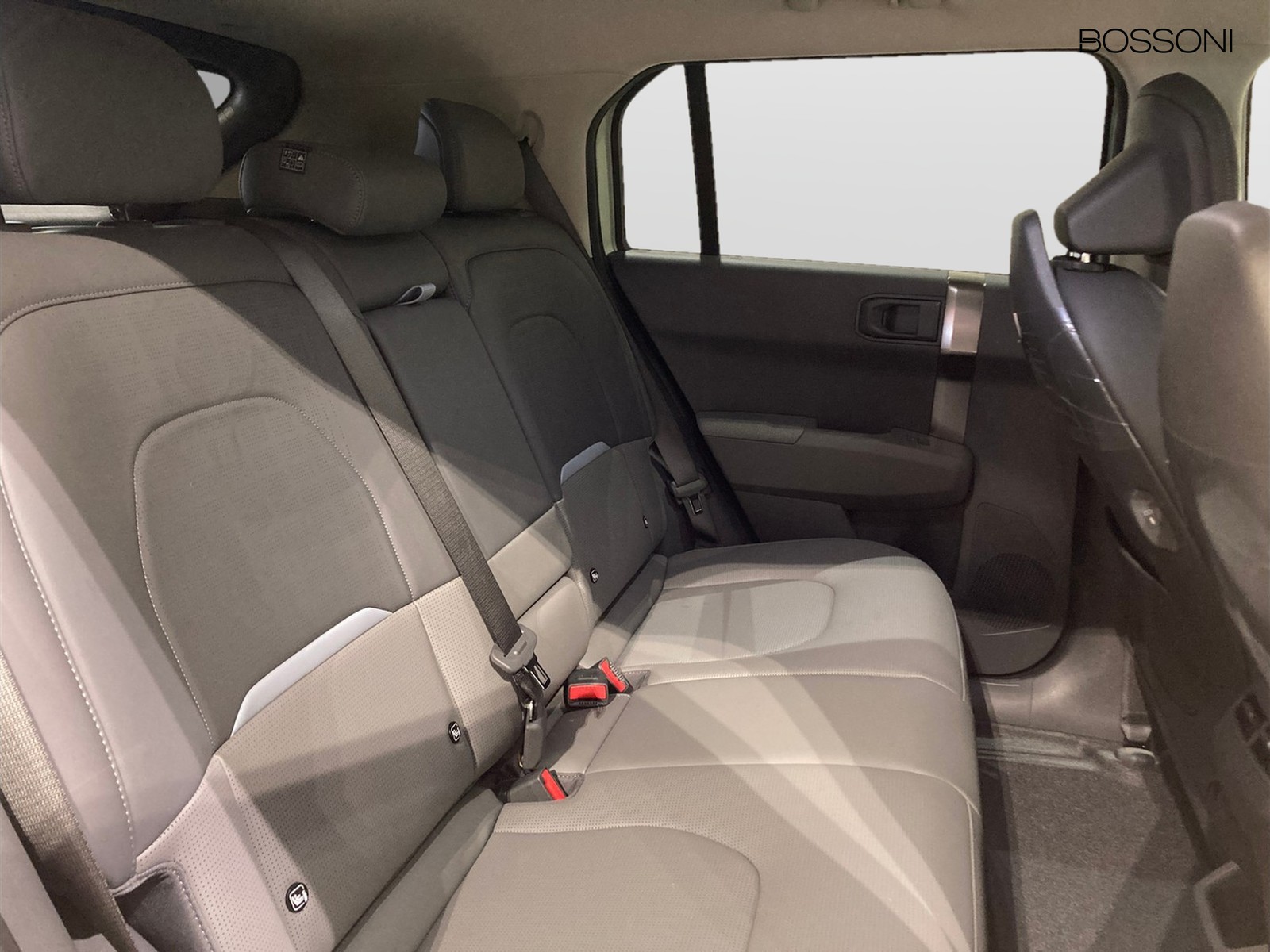 8 - Kia EV3 81,4 kwh earth