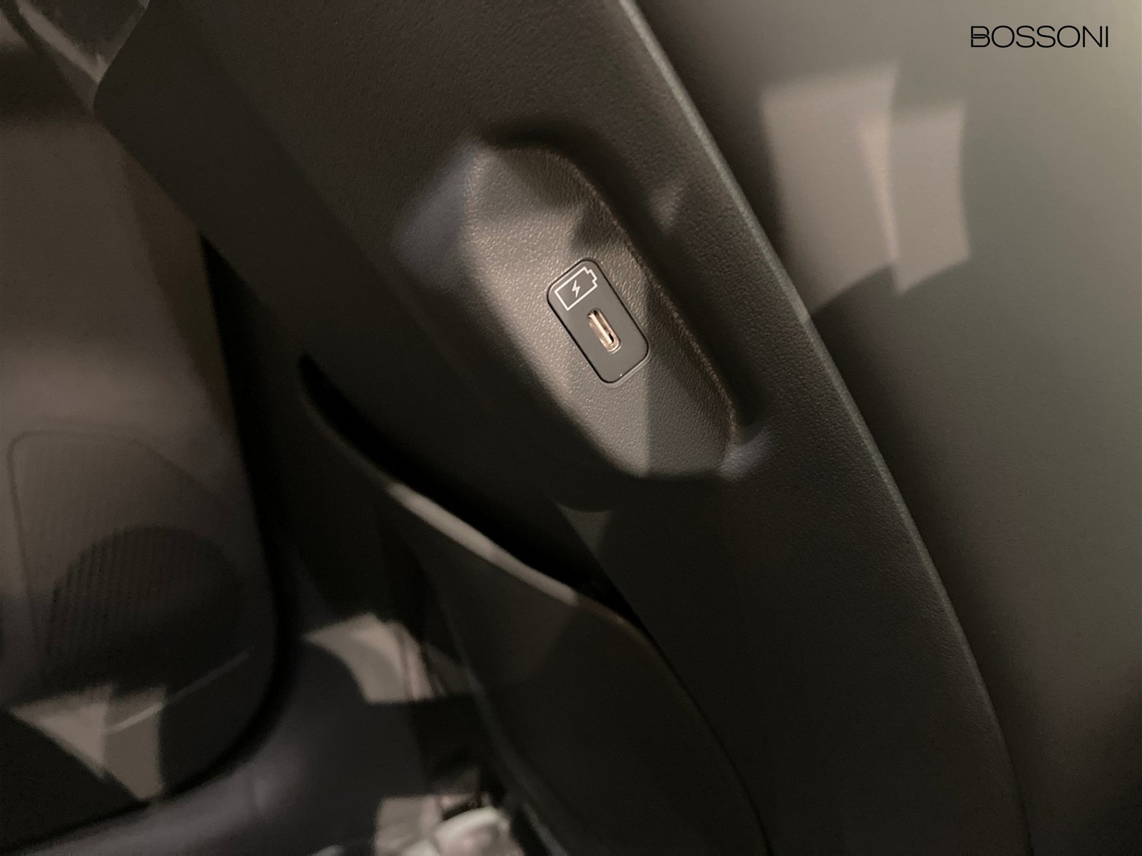 9 - Kia EV3 81,4 kwh earth