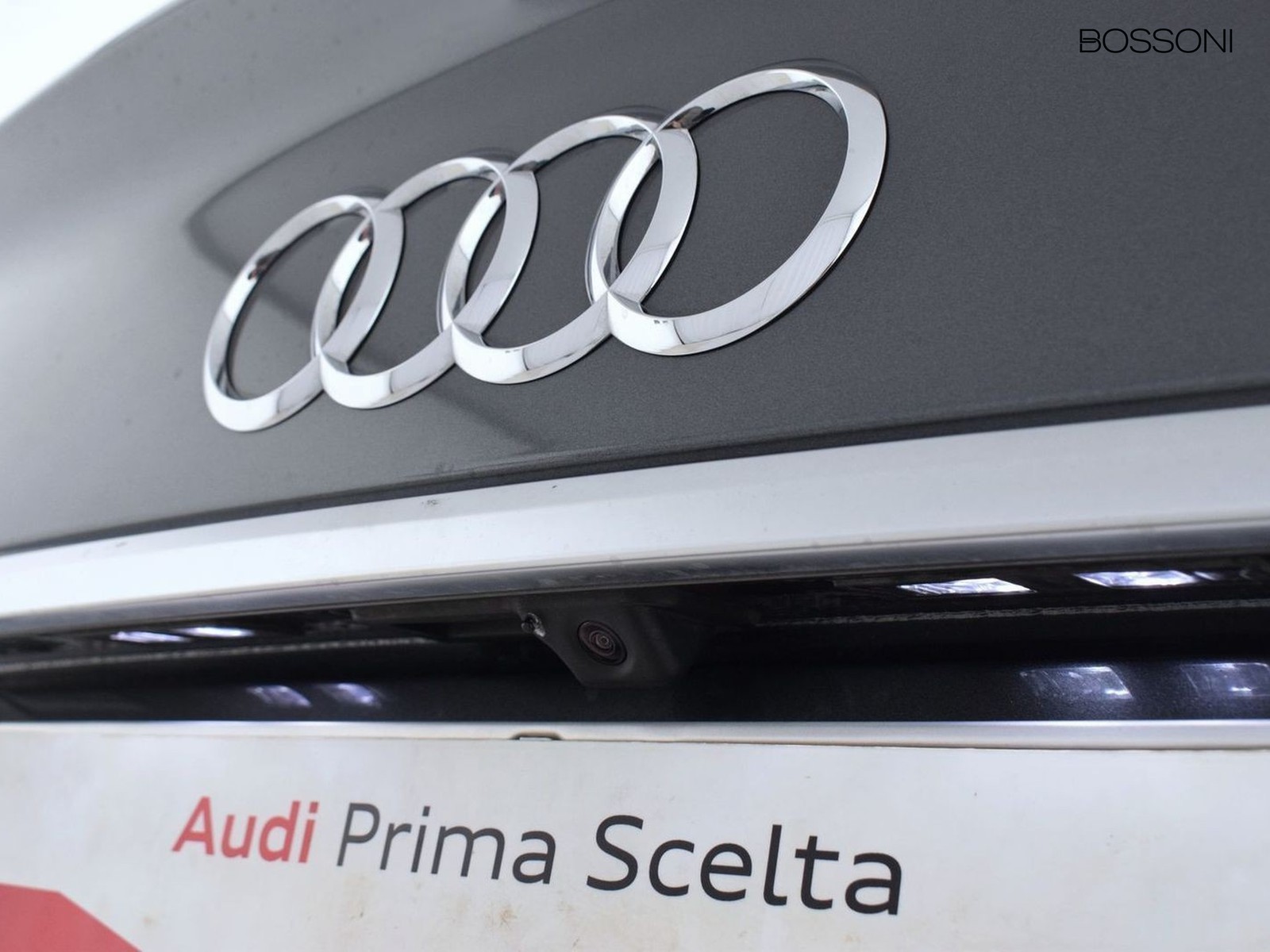 32 - Audi Q5 sportback 40 2.0 tdi mhev 12v s line quattro s tronic