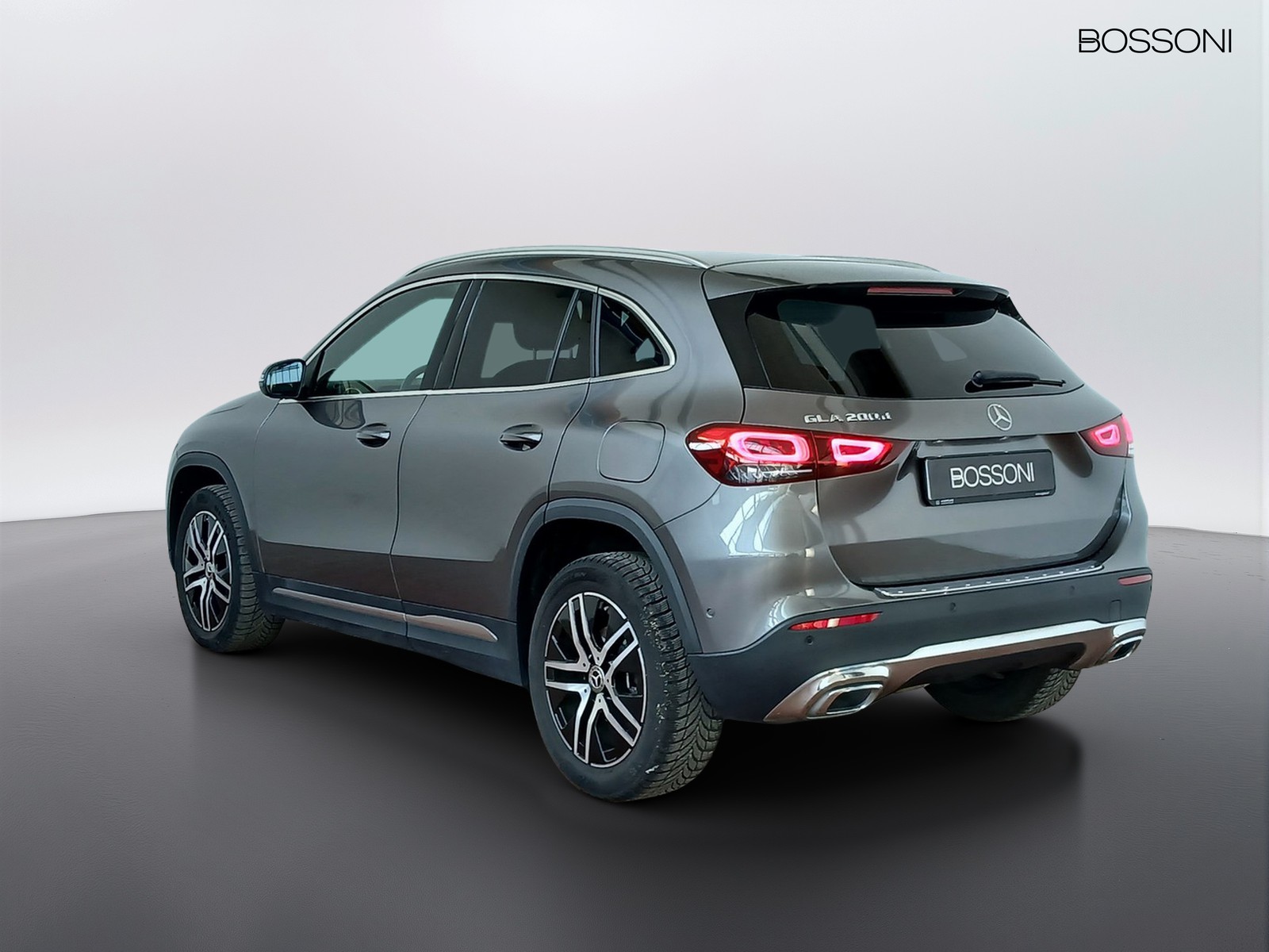 5 - Mercedes GLA 200 d sport plus 8g-dct