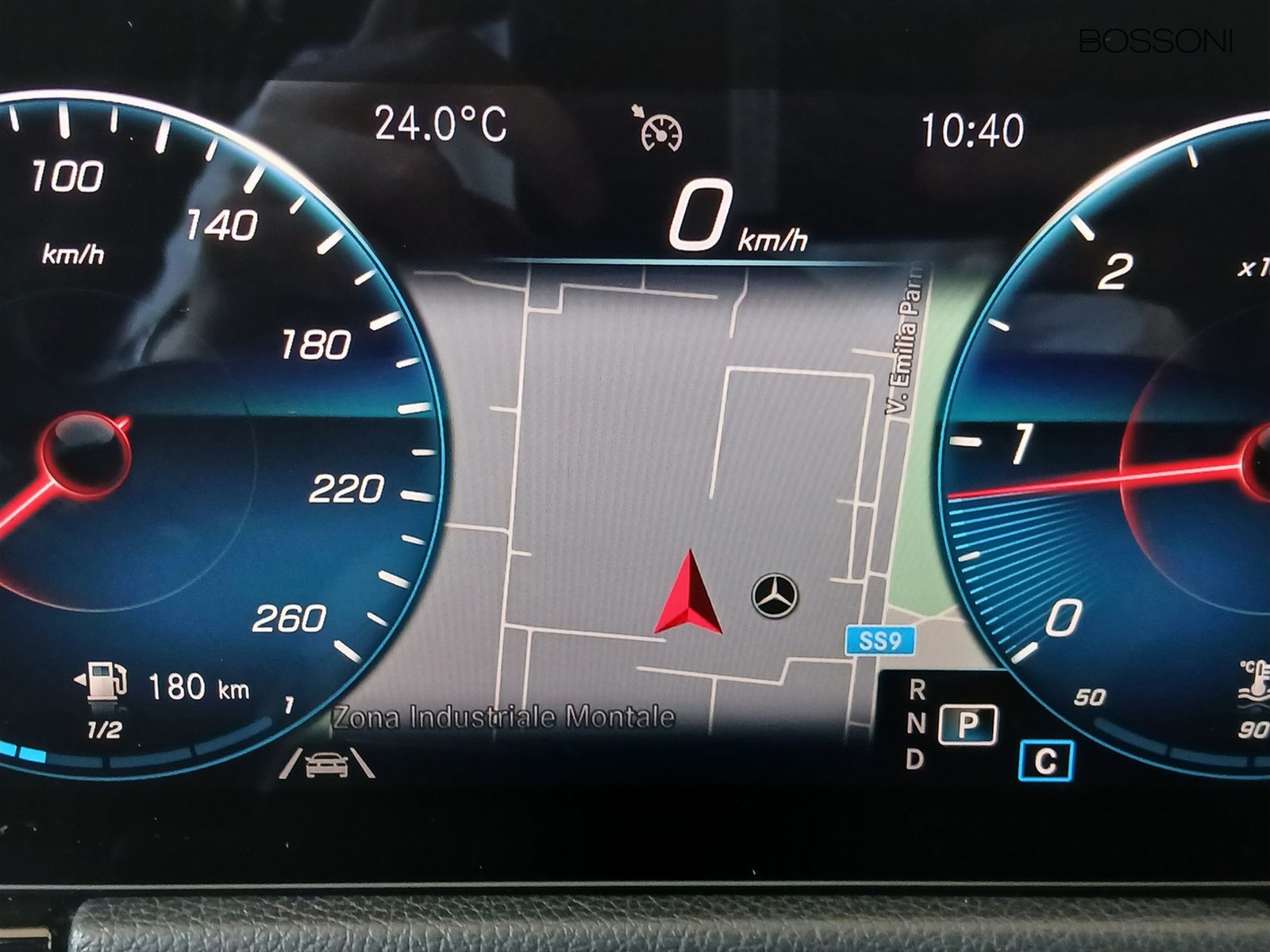 15 - Mercedes GLA 200 d sport plus 8g-dct