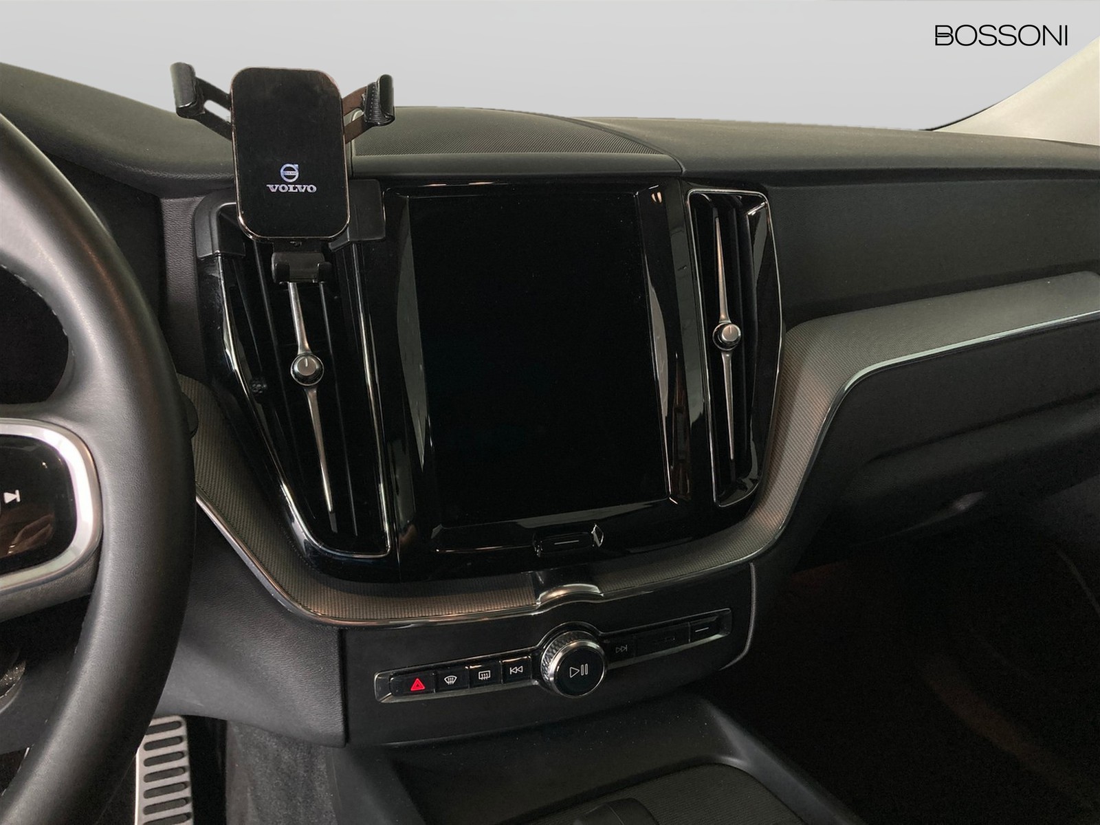 12 - Volvo XC60 2.0 b4 plus dark awd automatico