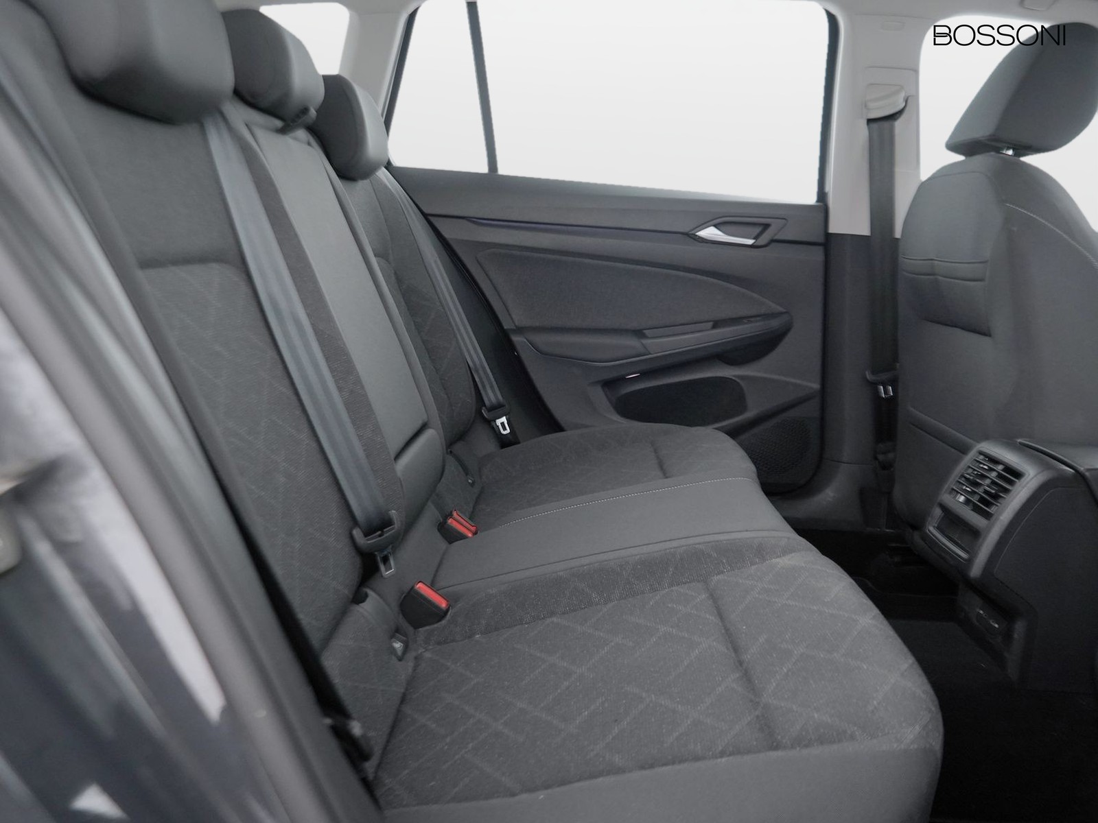 9 - Volkswagen Golf variant 1.0 etsi evo 110cv life dsg
