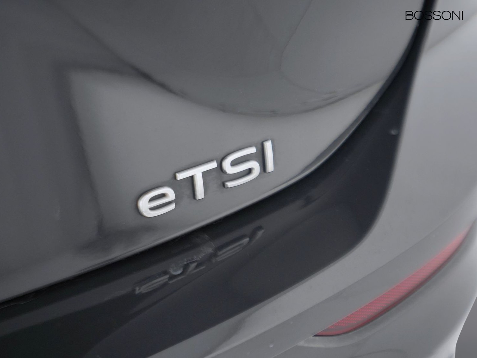 33 - Volkswagen Golf variant 1.0 etsi evo 110cv life dsg